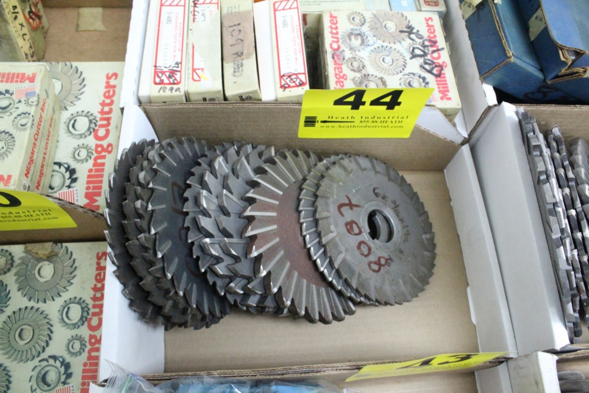 ASSORTED MILLING CUTTERS IN BOX