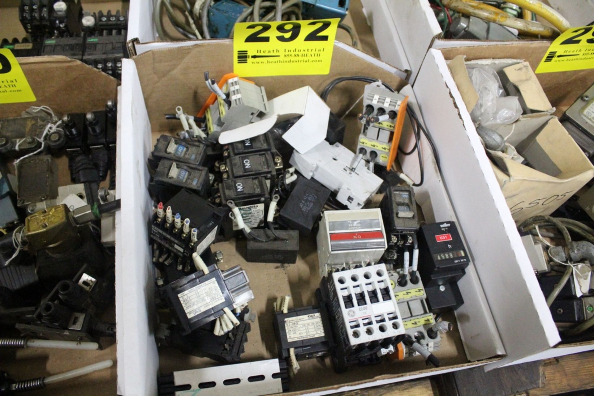 LOT: LARGE QTY OF CONTACTORS,BREAKERS, ETC. IN BOX