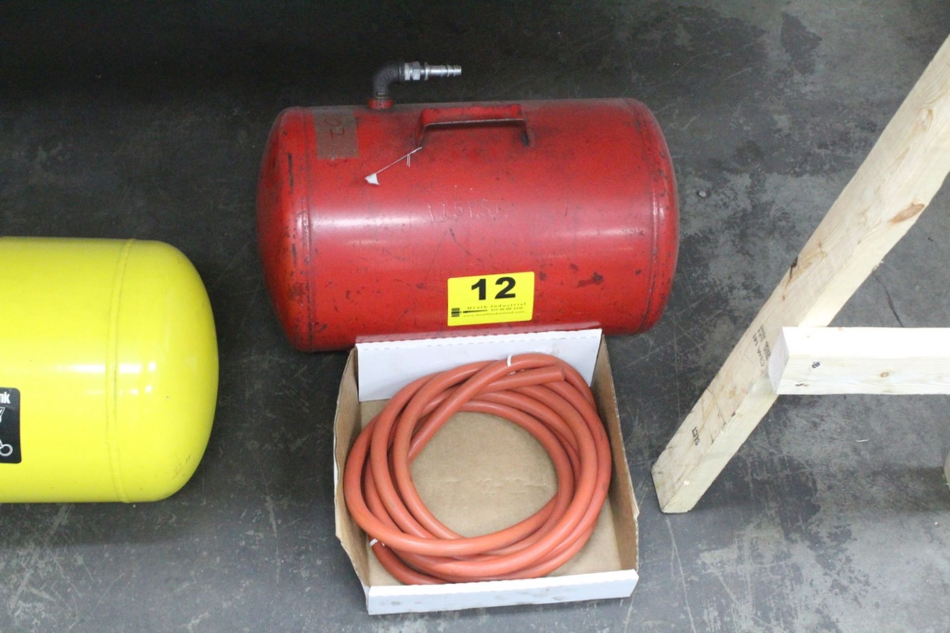 APPROX 8 GALLON PORTABLE AIR TANK, WITH HOSE