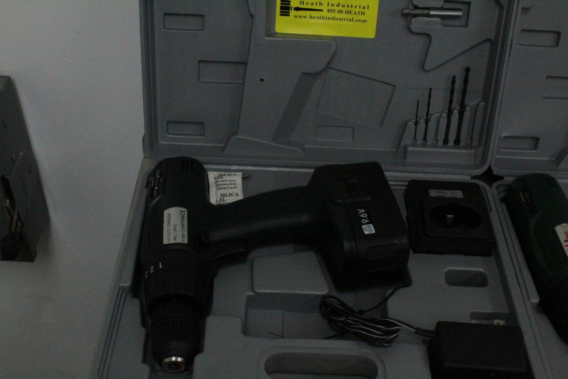 9.6 V CORDLESS DRILL DRIVER KIT WITH CHARGER, CASE