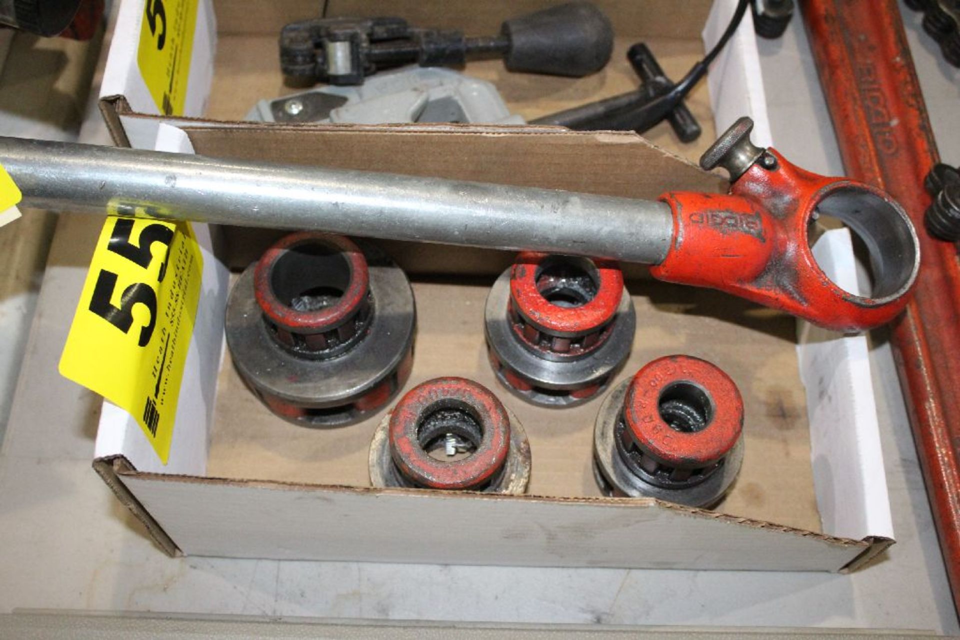 RIDGID MANUAL PIPE THREADER, WITH 1/2", 3/4" AND 1" DIES