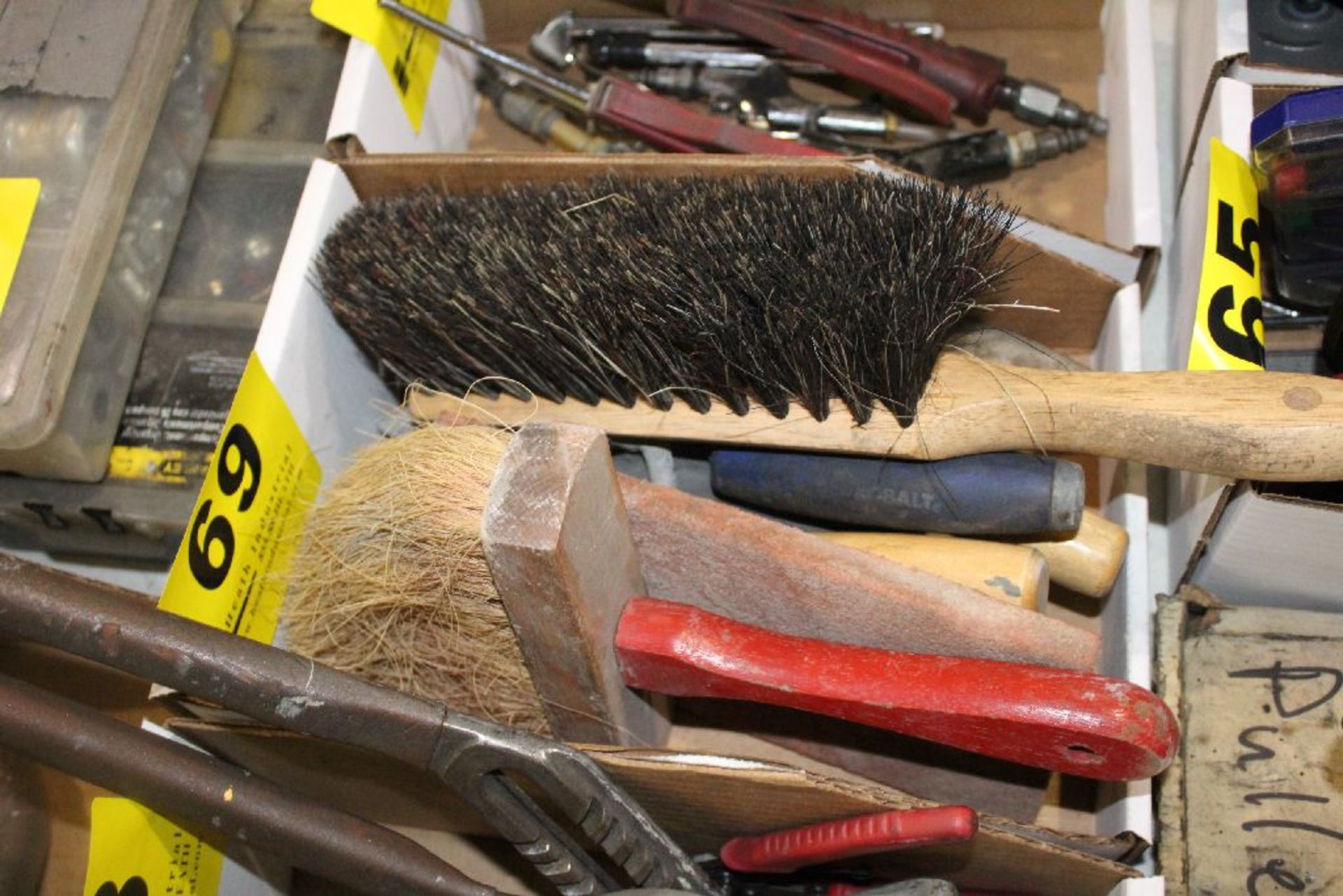 ASSORTED BRUSHES, SCRAPPERS AND TROWELS IN BOX