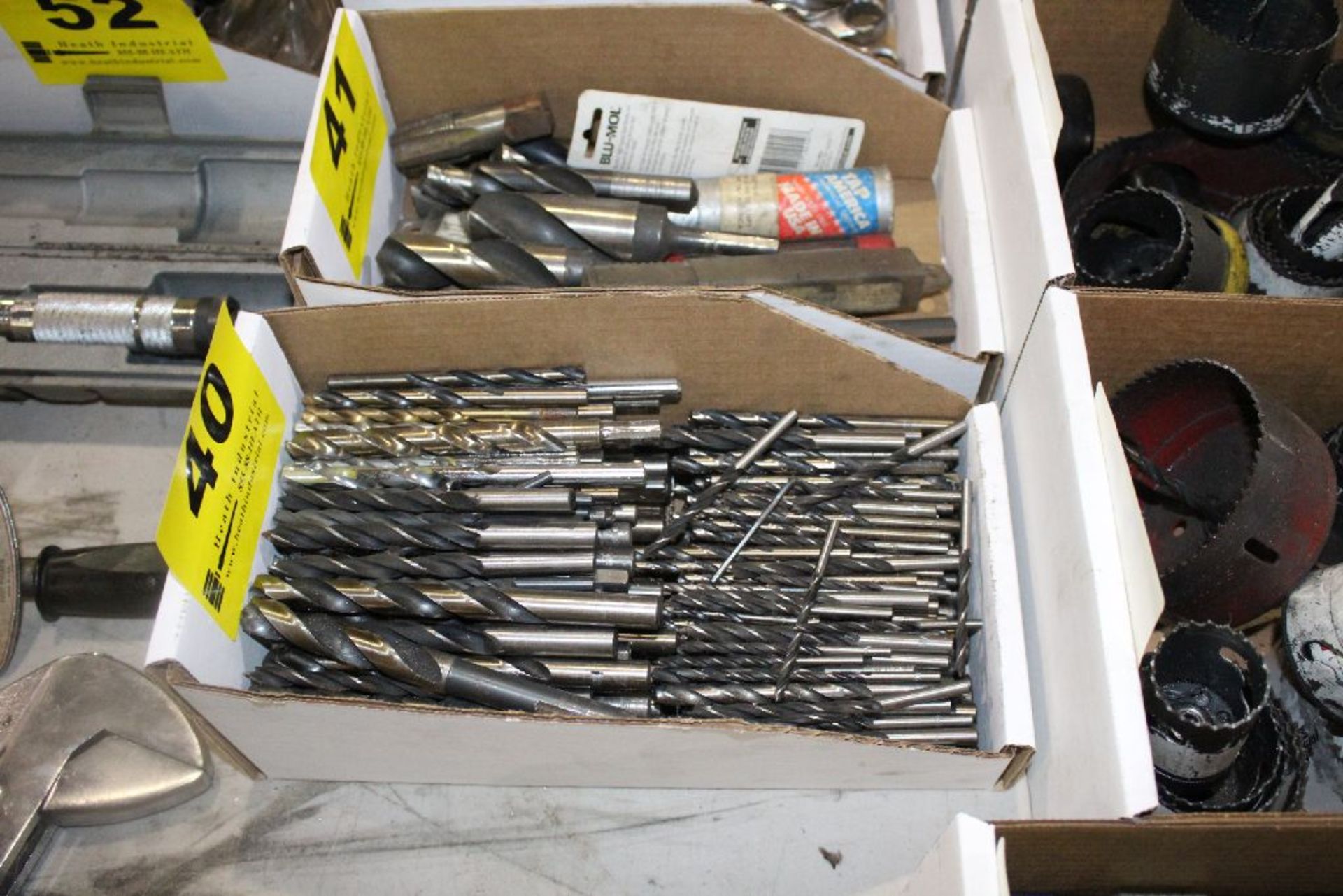 LARGE QUANTITY OF DRILLS BITS IN BOX