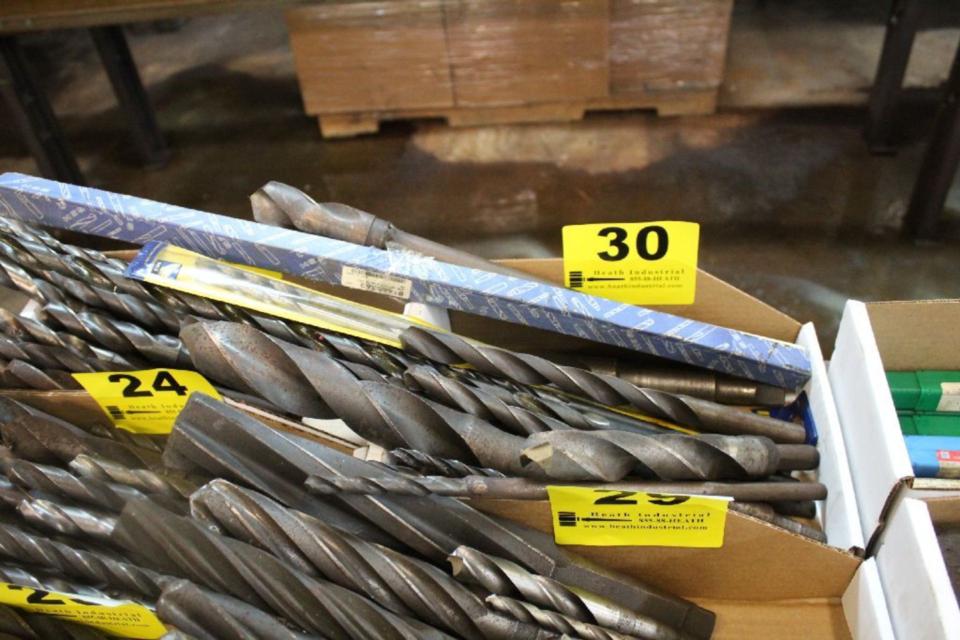LARGE QUANTITY OF ASSORTED LONG STRAIGHT SHANK HIGH-SPEED DRILL BITS