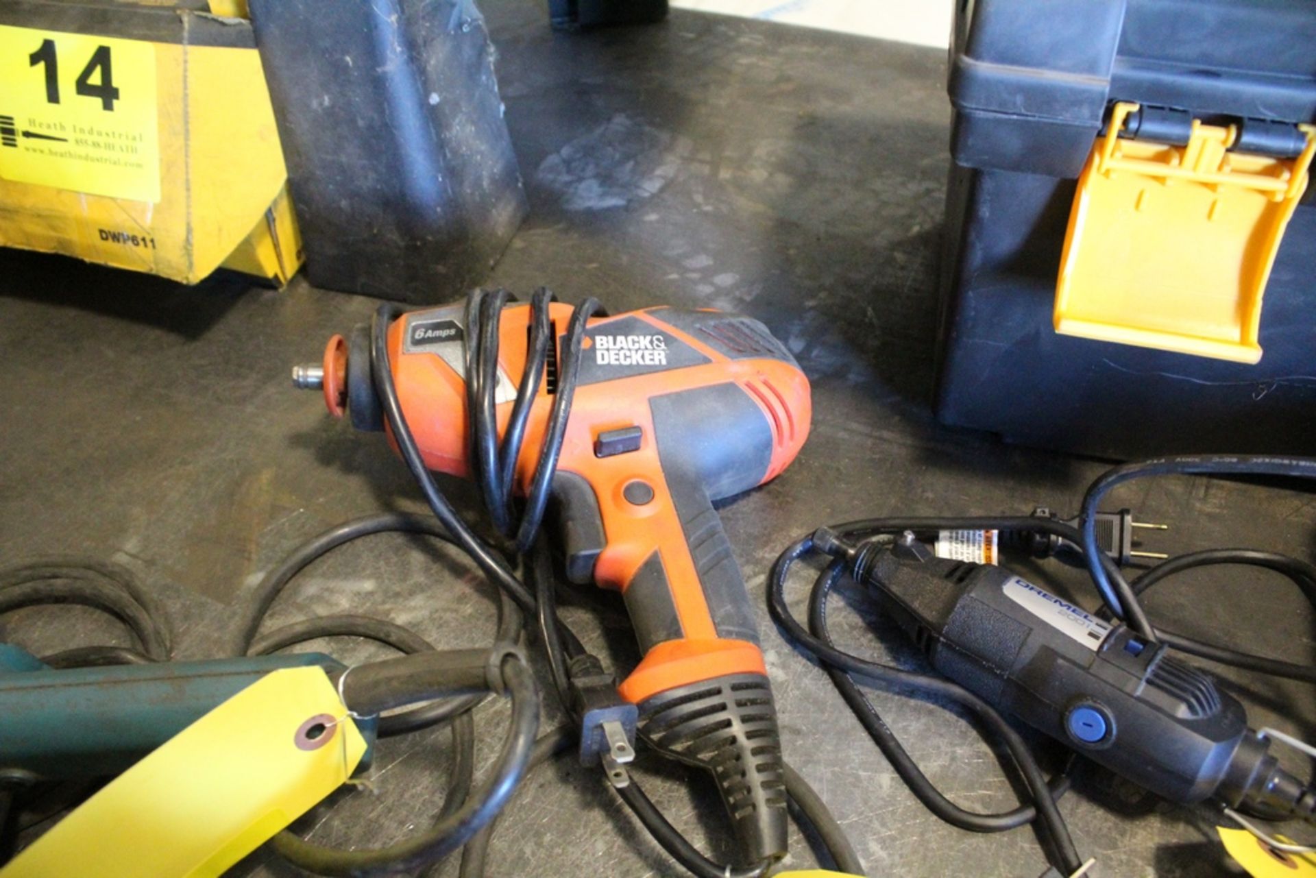 BLACK & DECKER ELECTRIC DRILL