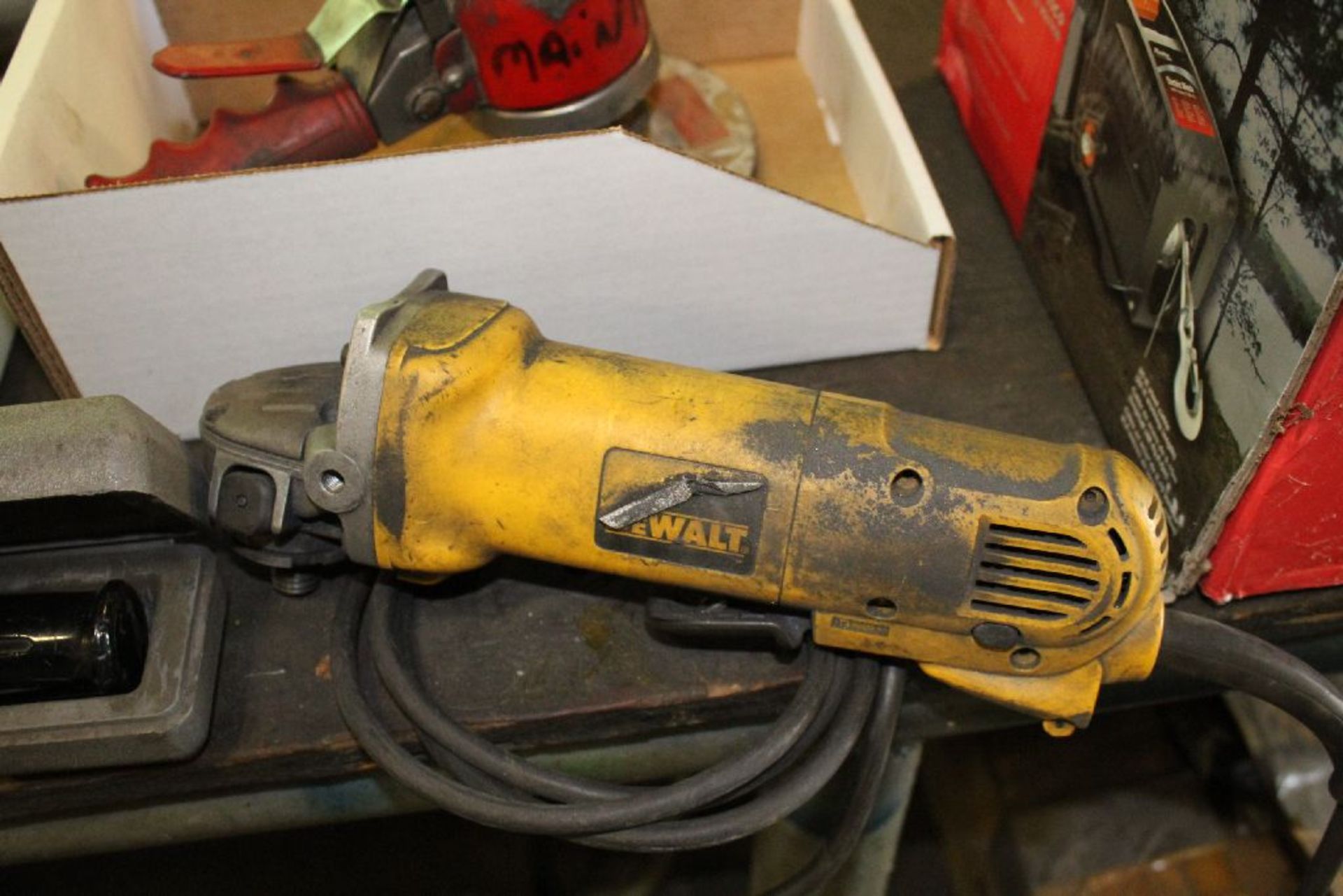 DEWALT MODEL D28402 RIGHT ANGLE GRINDER