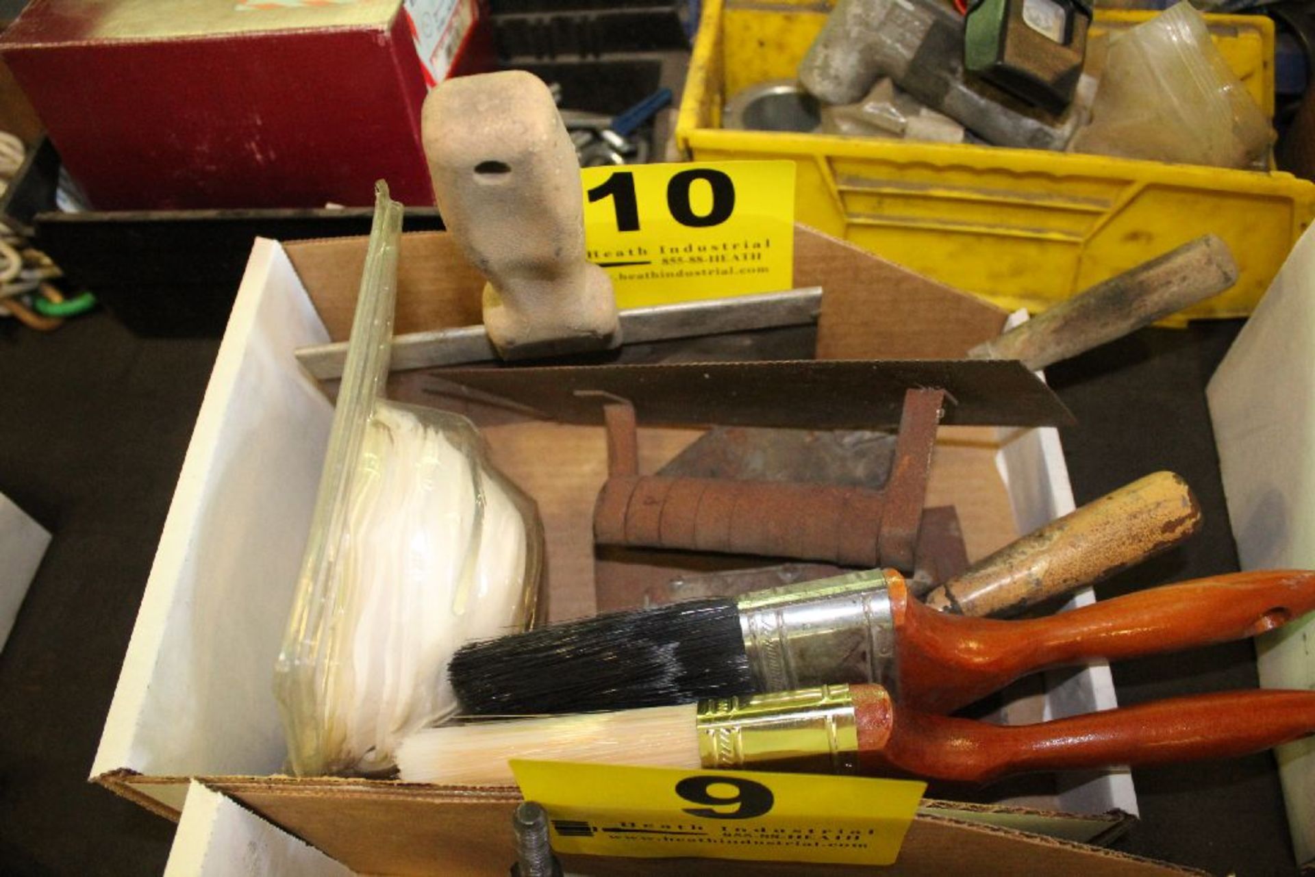 BRUSHES AND DRYWALL TOOLS IN BOX