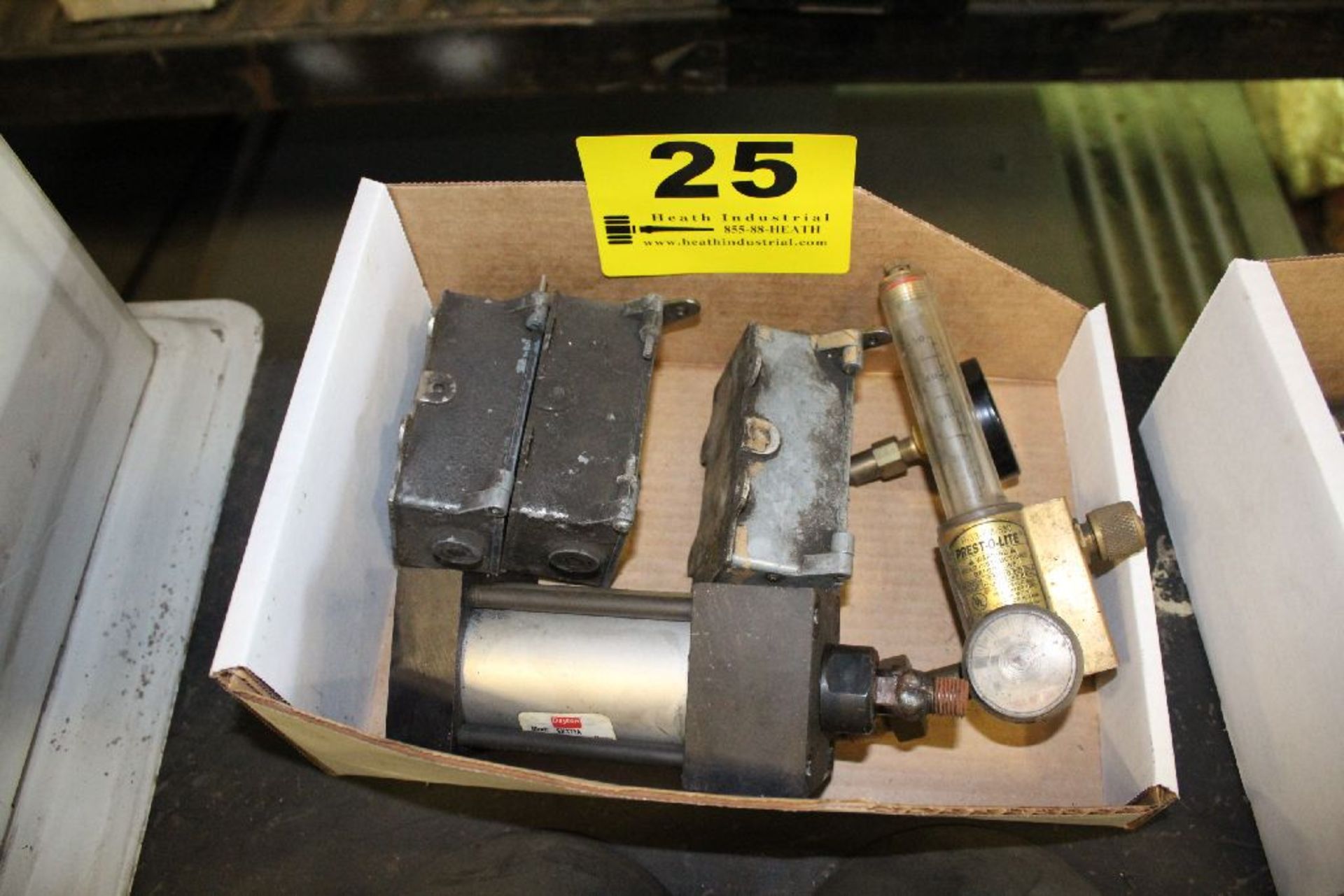 DAYTON 6X379A CYLINDER, PRODUCTION COUNTERS, ETC. IN BOX