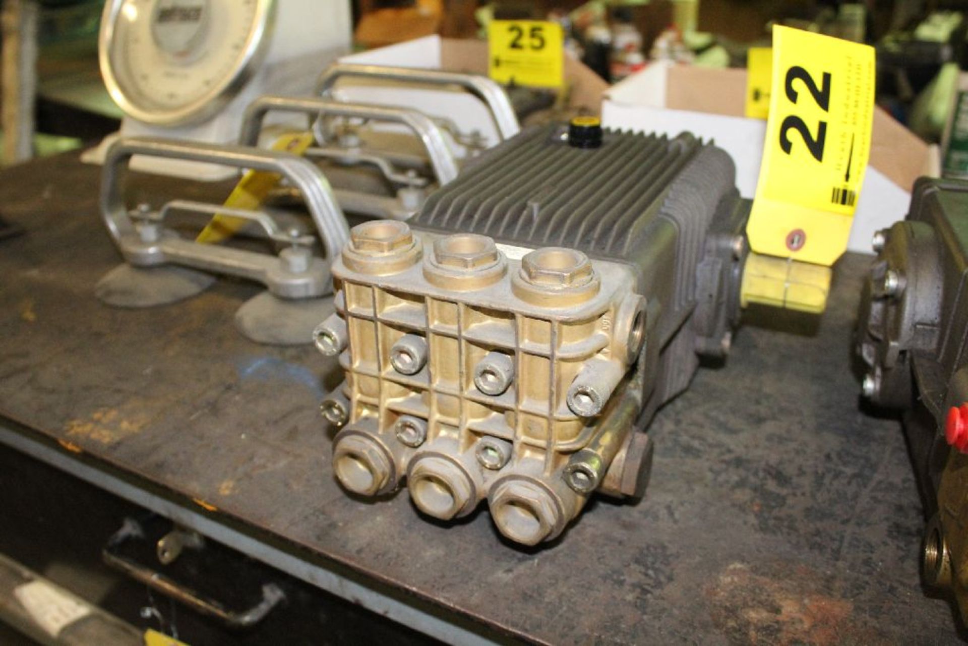 DAYTON PLUNGER PUMP MODEL 3XU23