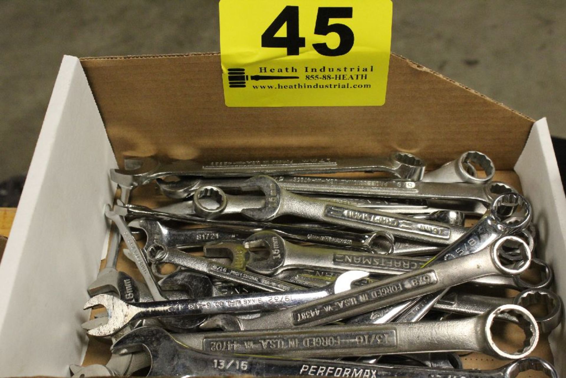 ASSORTED COMBINATION WRENCHES IN BOX