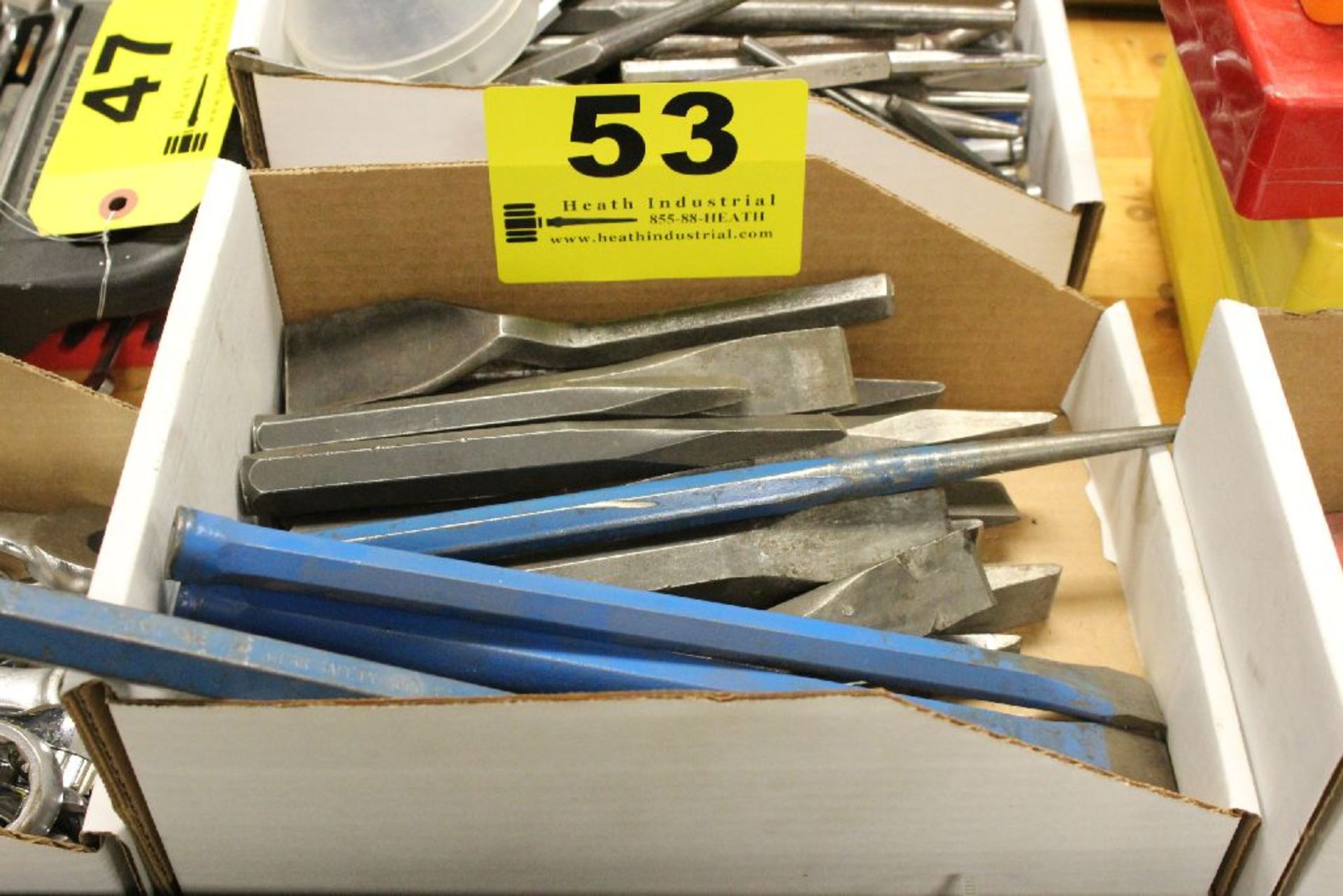 ASSORTED CHISELS IN BOX