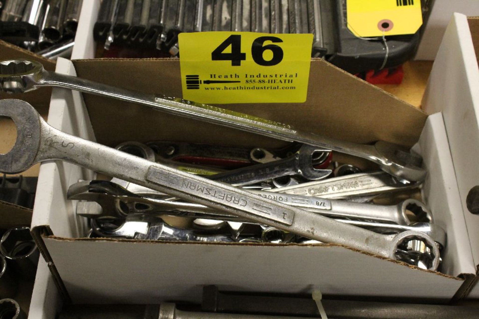 ASSORTED COMBINATION WRENCHES IN BOX