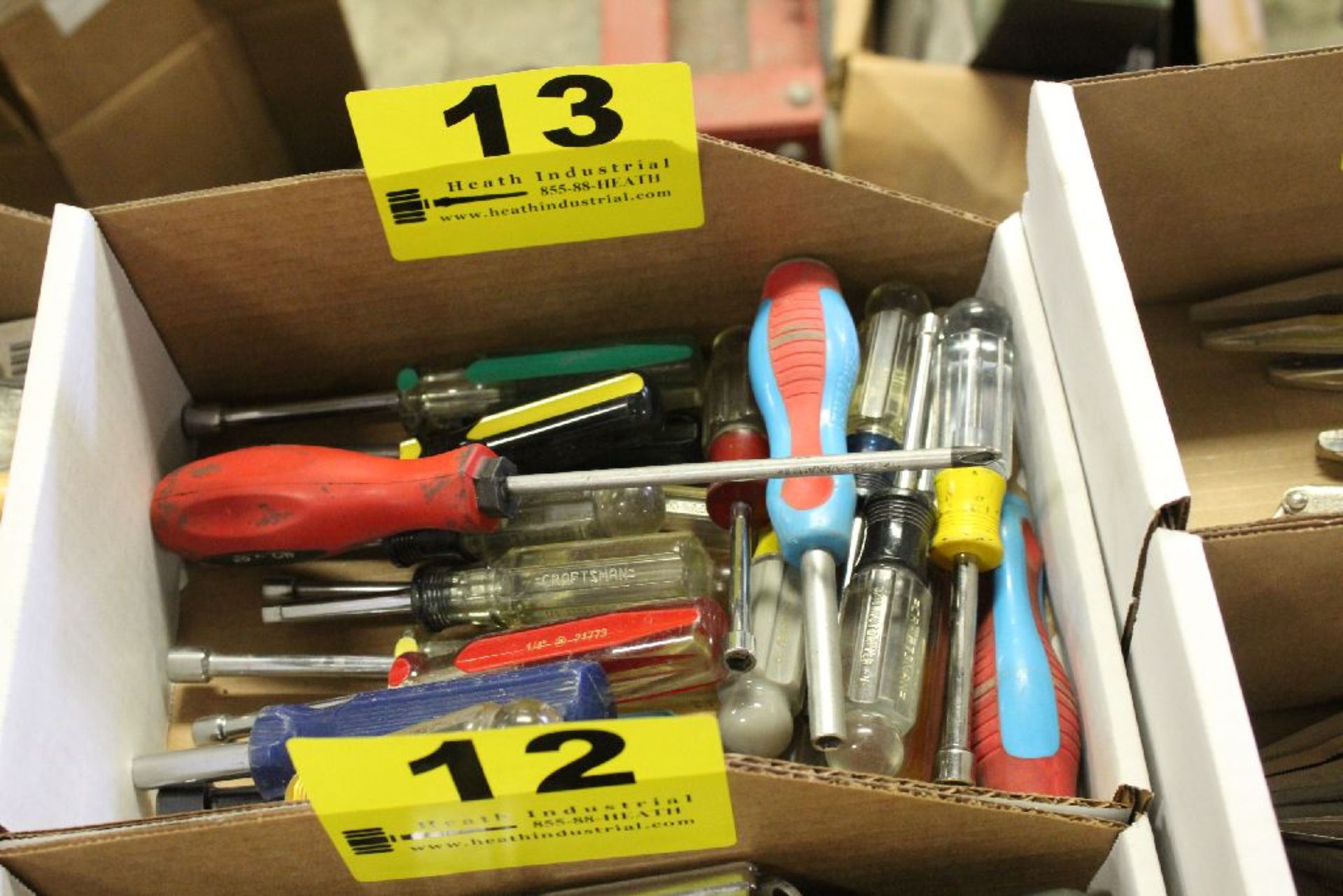 ASSORTED NUT RUNNERS & SCREWDRIVERS IN BOX