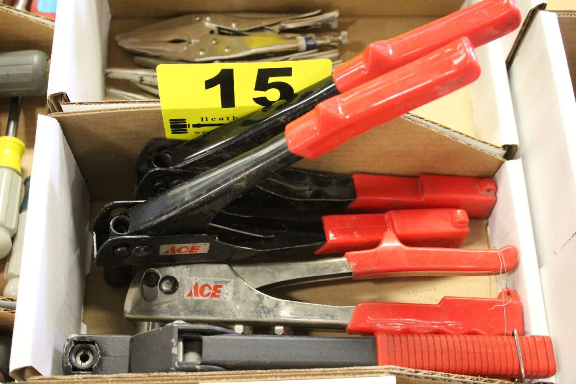 (4) MANUAL HAND RIVETERS IN BOX