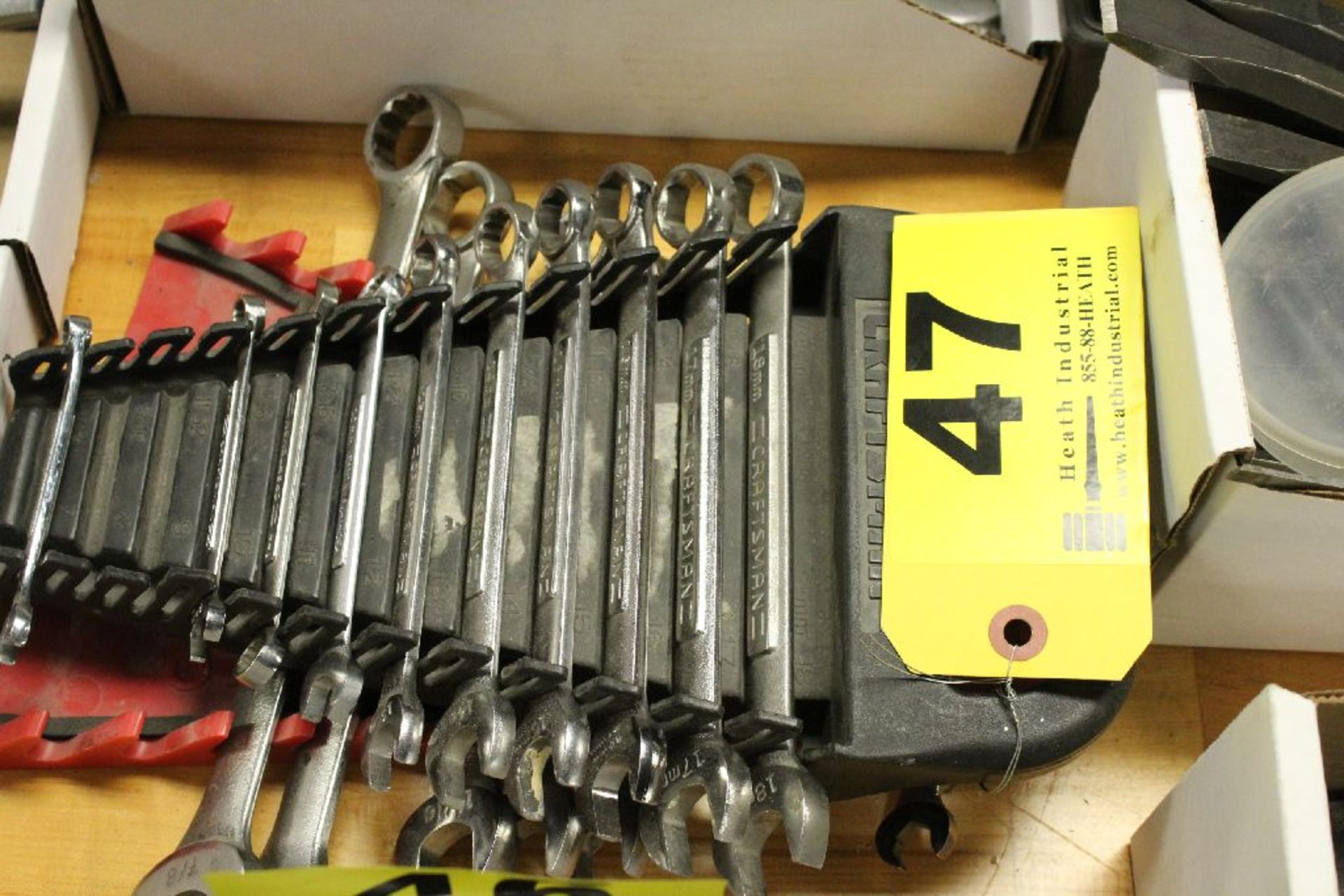 ASSORTED COMBINATION WRENCHES IN BOX