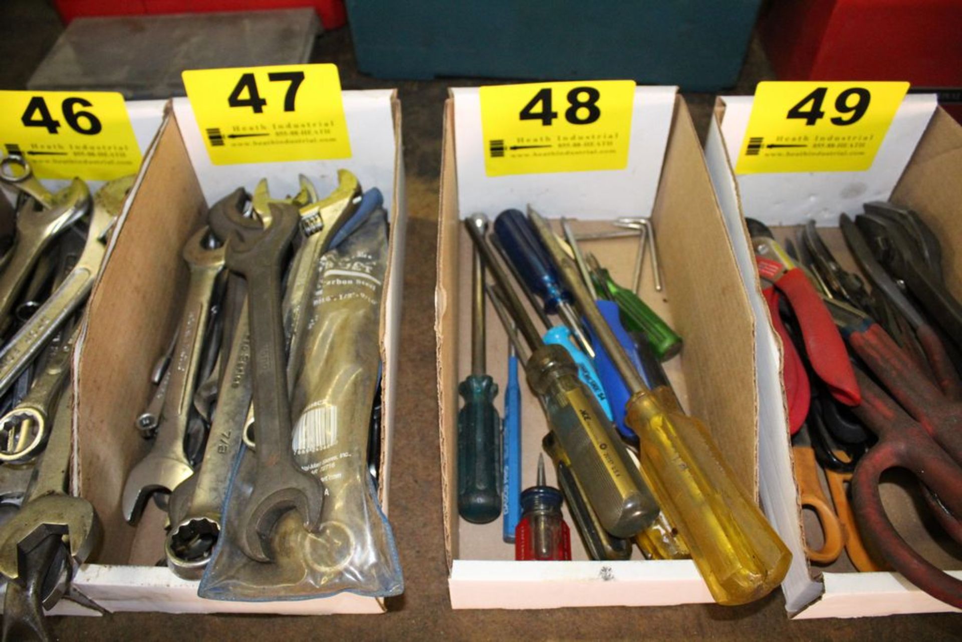 ASSORTED SCREW, NUT AND TORX DRIVERS IN BOX