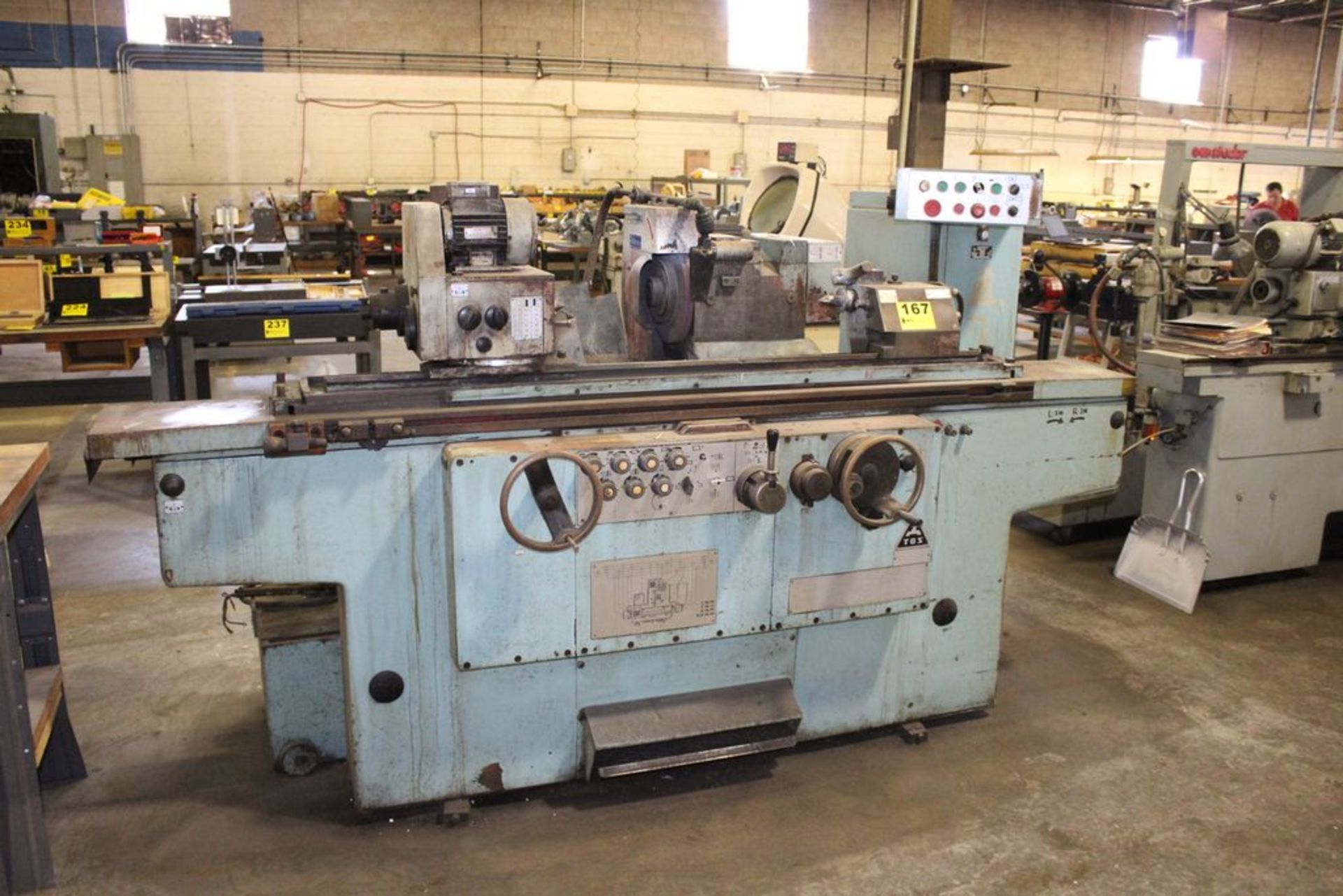 TOS MELNIK 12öX40ö MODEL BAUJ28 PLAIN CYLINDRICAL GRINDER, S/N 111266