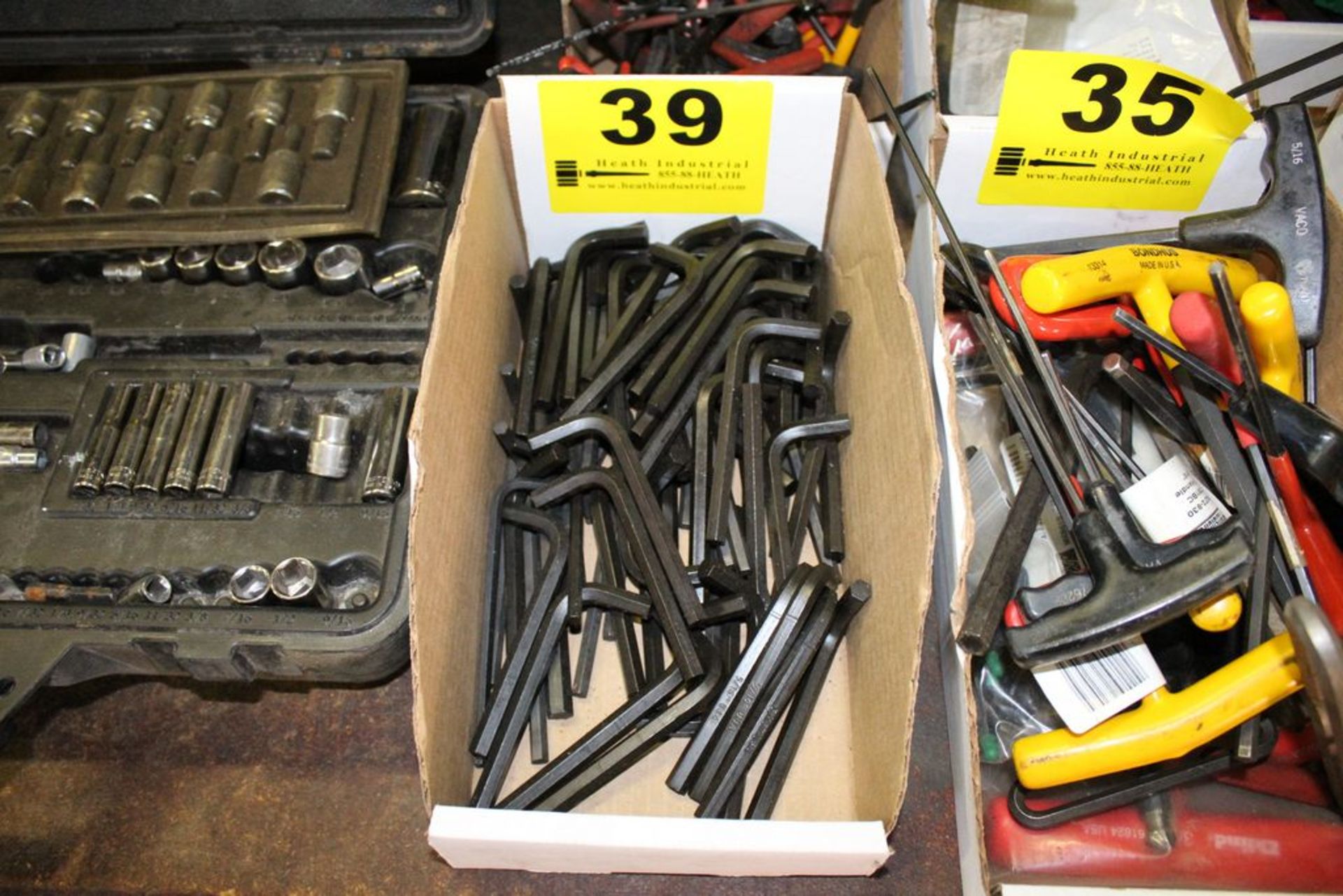 ALLEN WRENCHES IN BOX