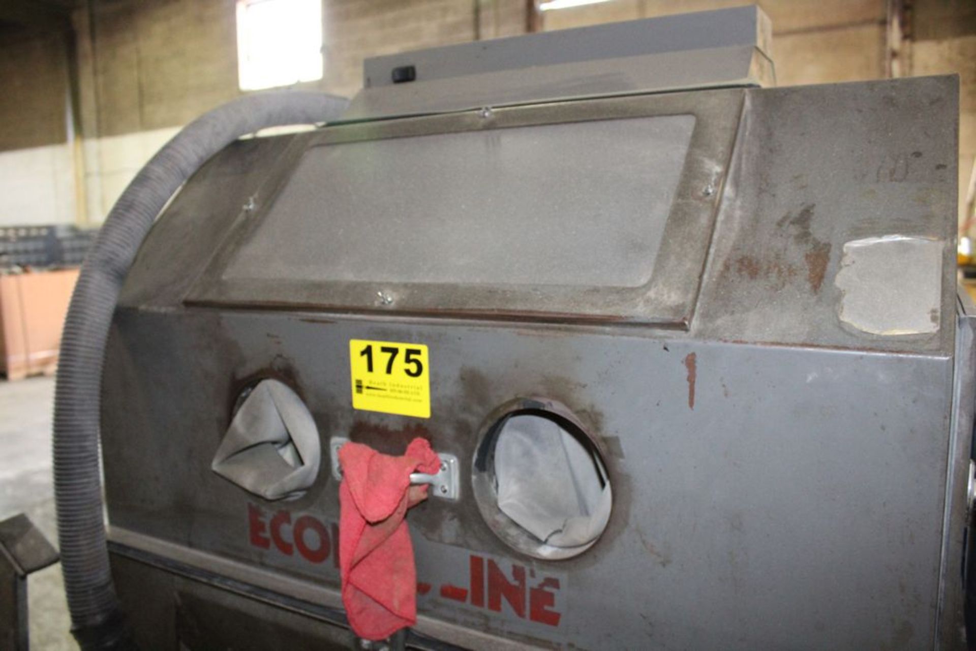 ECONOLINE SAND BLAST CABINET WITH DUST COLLECTOR - Image 3 of 3