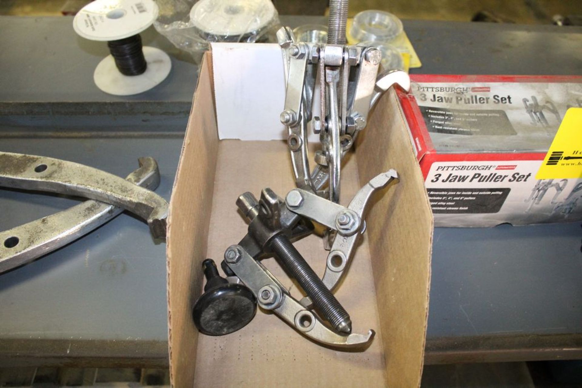 (2) GEAR PULLERS IN BOX