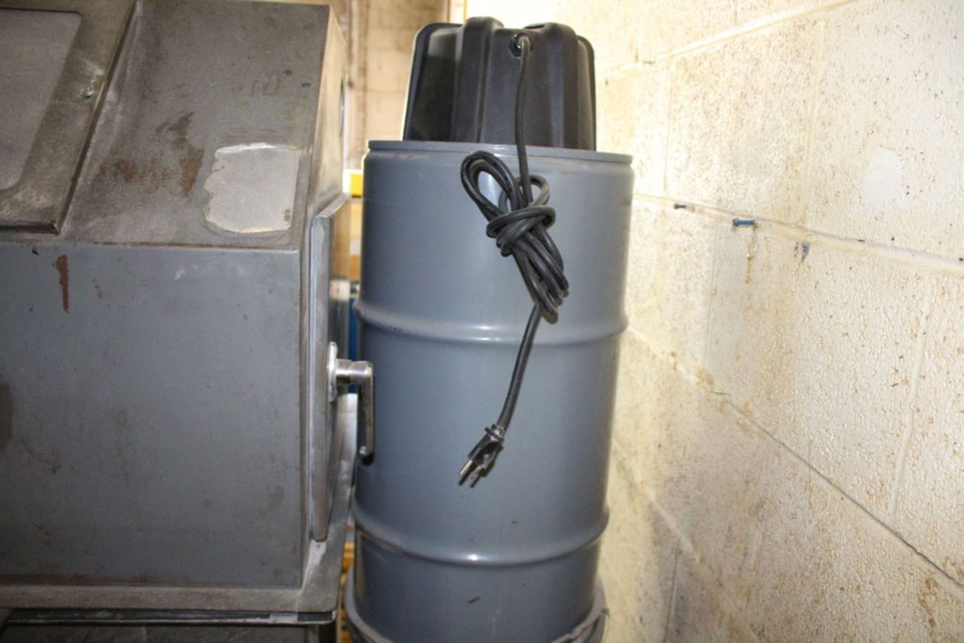 ECONOLINE SAND BLAST CABINET WITH DUST COLLECTOR - Image 2 of 3
