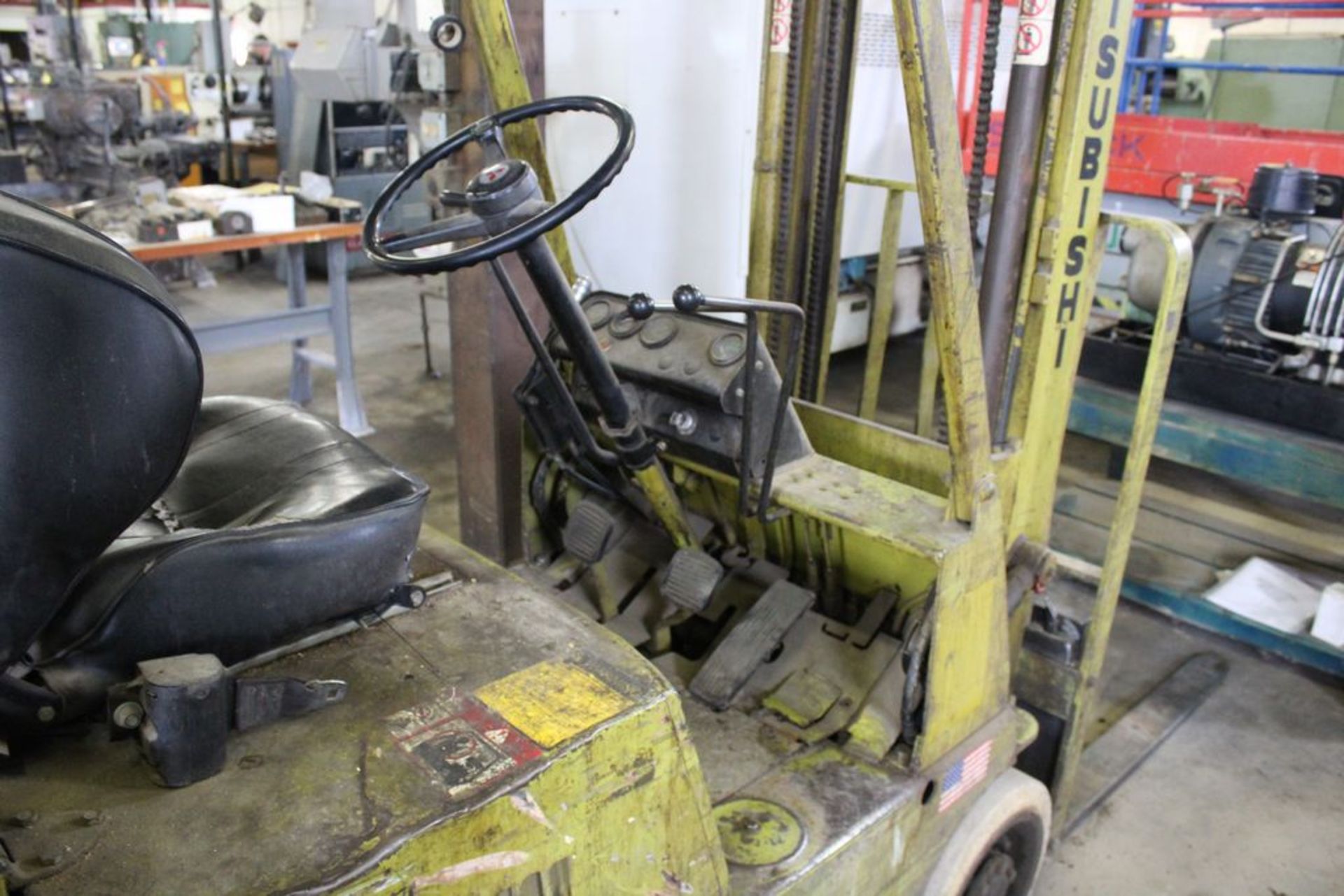 MITSUBISHI 3,000 LB. MODEL GC-15 LP GAS FORKLIFT TRUCK, S/N F81-51979, 130ö MAX. LIFT, DUAL MAST, - Bild 2 aus 5