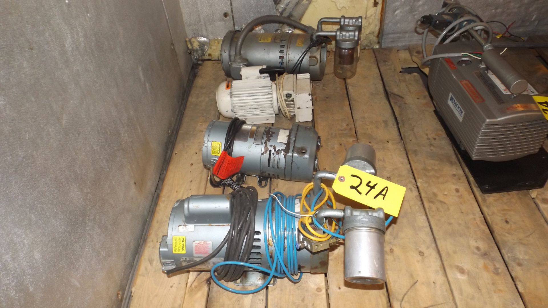 (4) ASSORTED VACUUM PUMPS