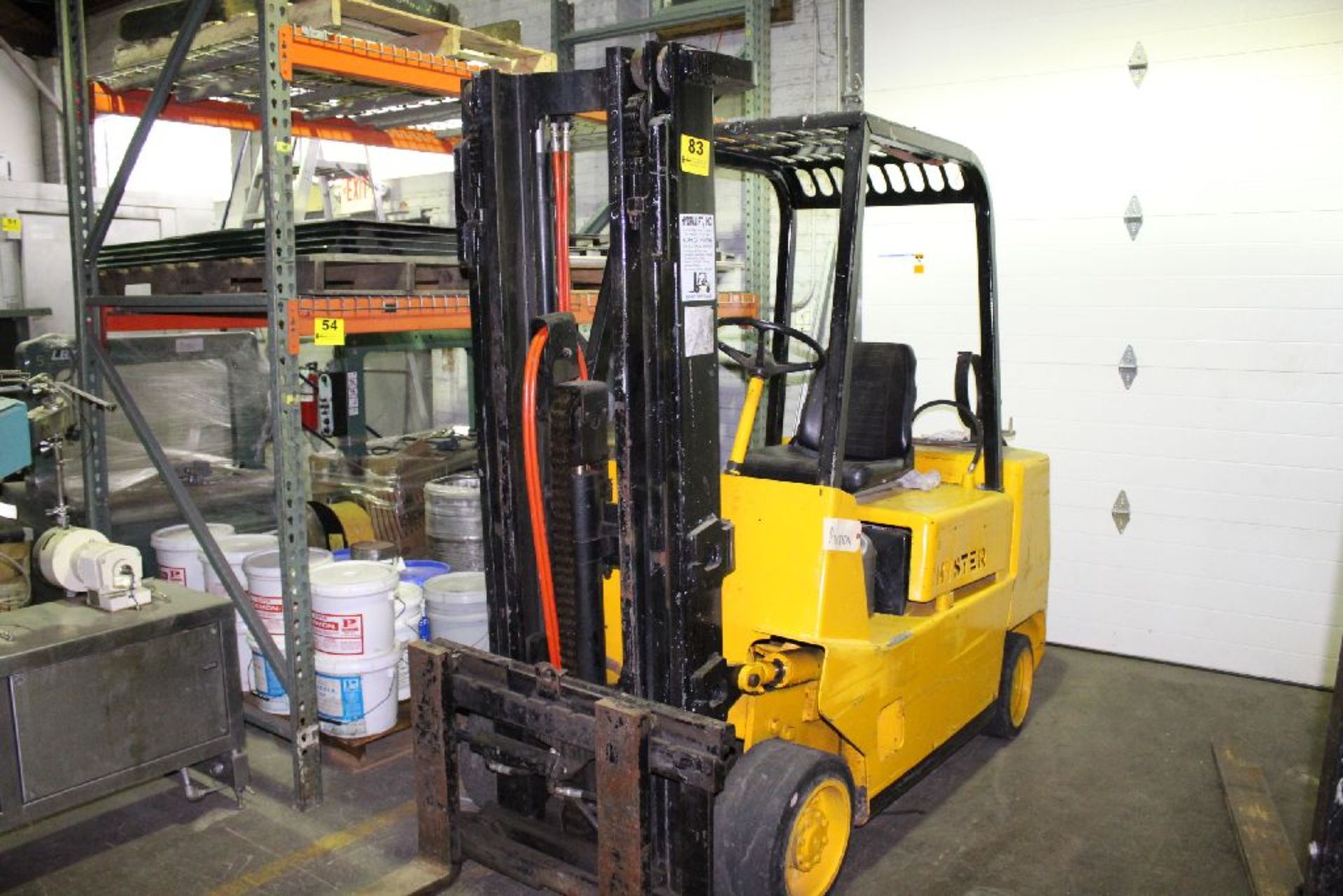 HYSTER FORK TRUCK - PROPANE WITH SIDE SHIFT - Image 2 of 3