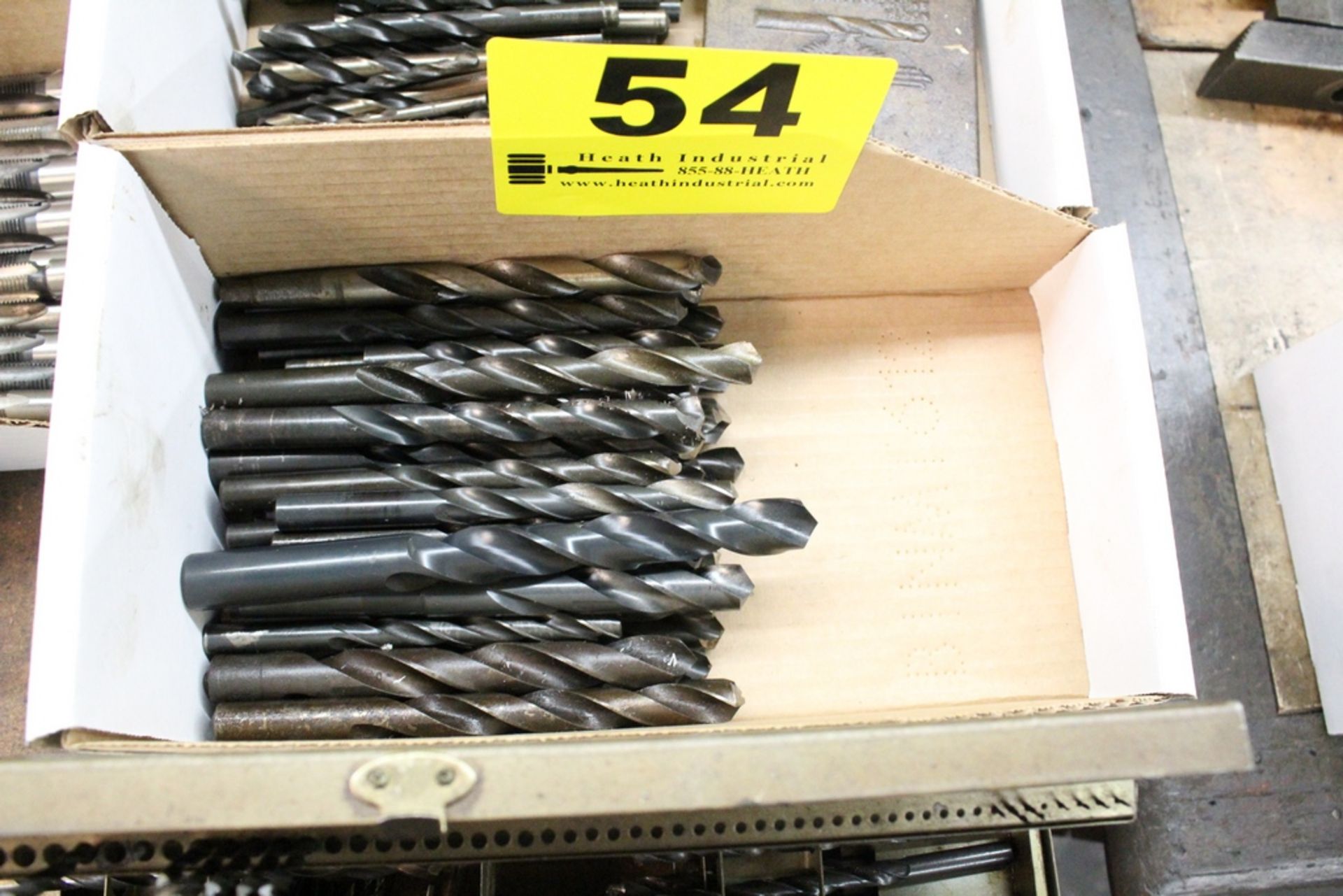 ASSORTED DRILL BITS IN BOX