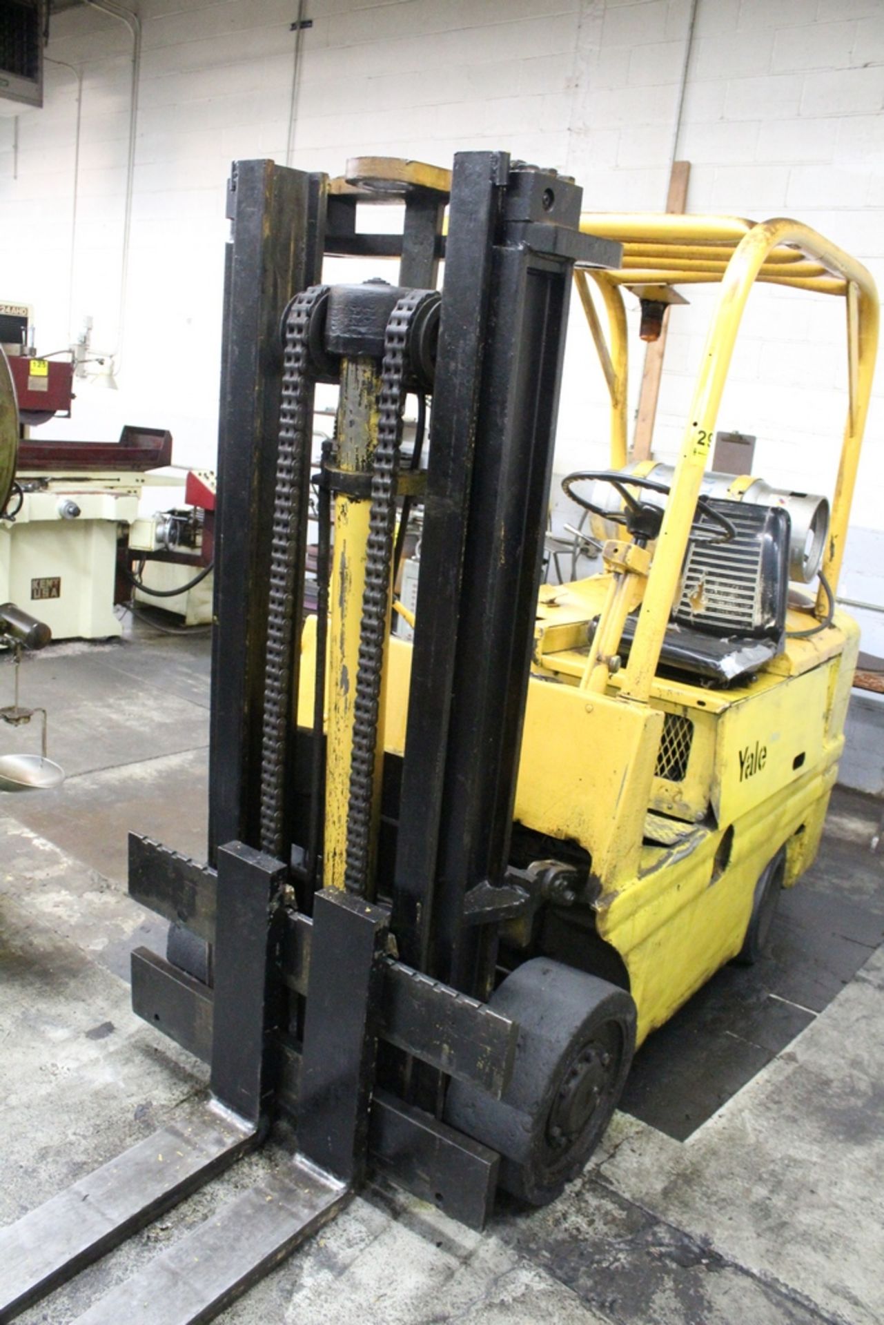 YALE 5,000 LB. APPROX. LP GAS FORKLIFT TRUCK, S/N N/A, TWO STAGE MAST, SOLID TIRES, OPERATORS GUARD - Image 2 of 4