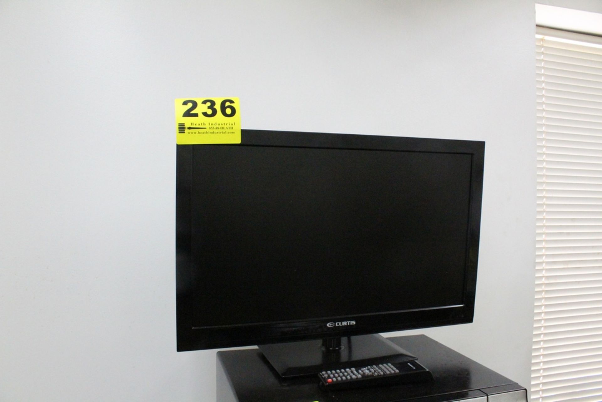 CURTIS 24" LED TV WITH REMOTE