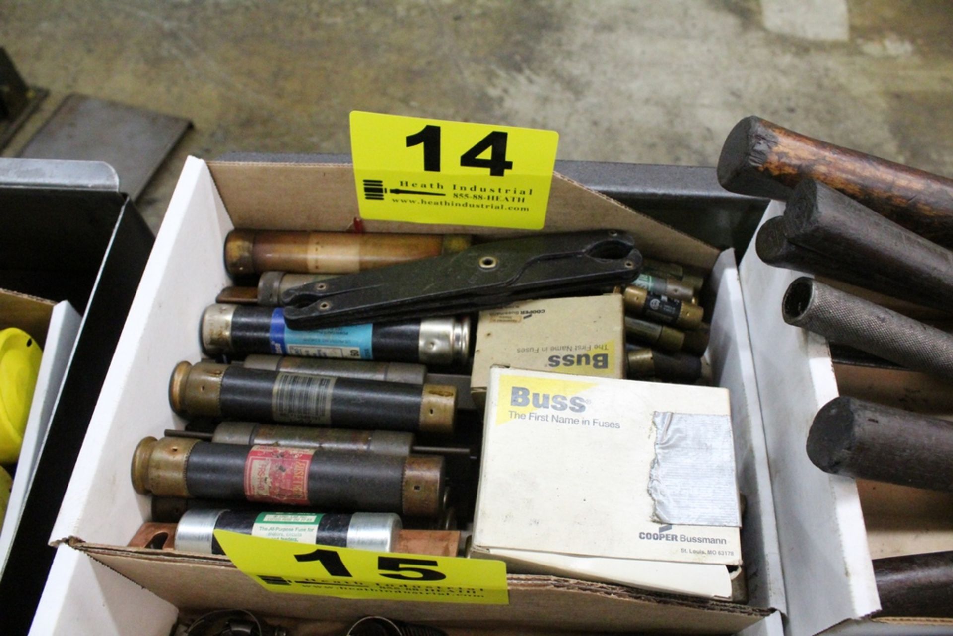 ASSORTED FUSES IN BOX