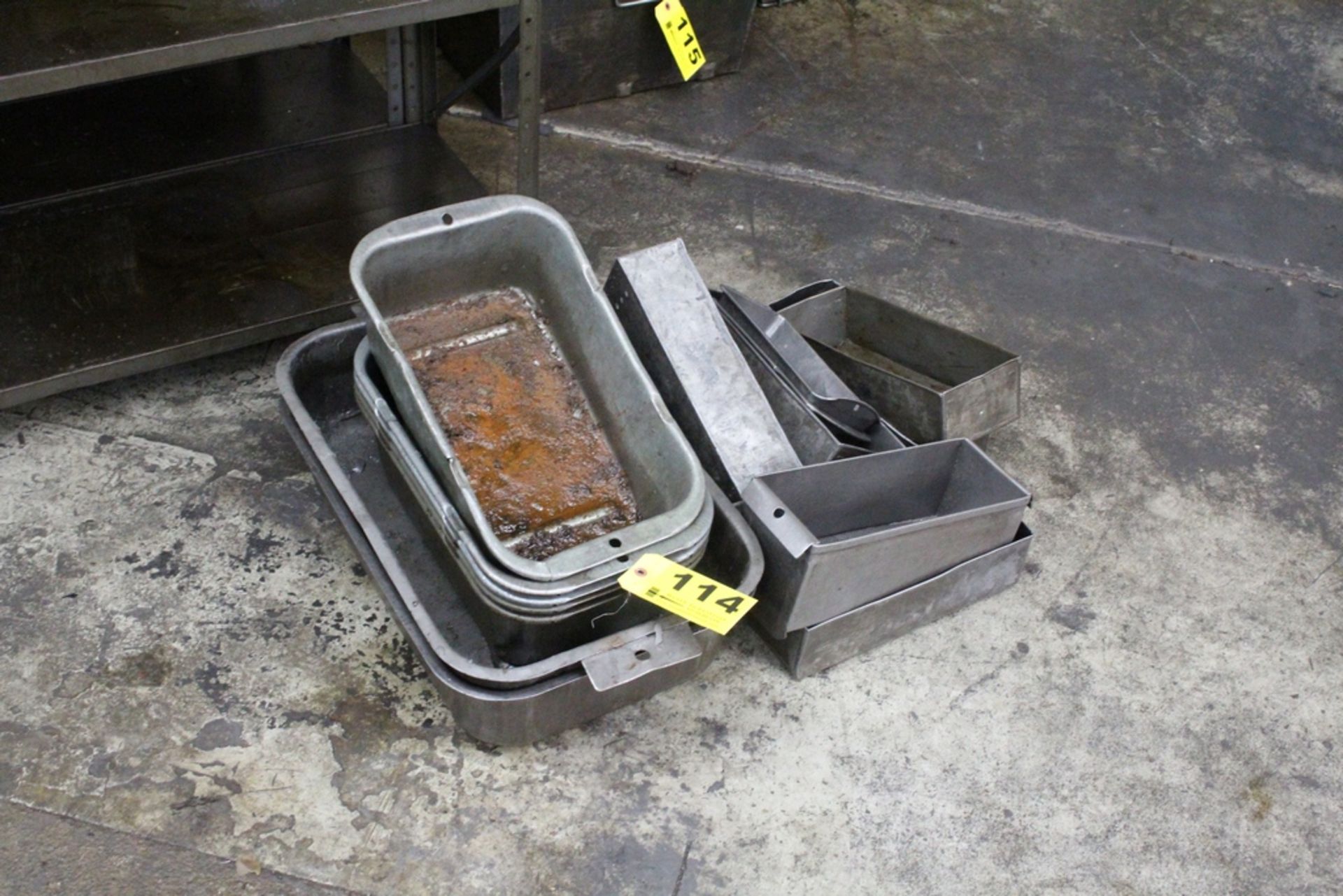 ASSORTED METAL TUBS & TRAYS