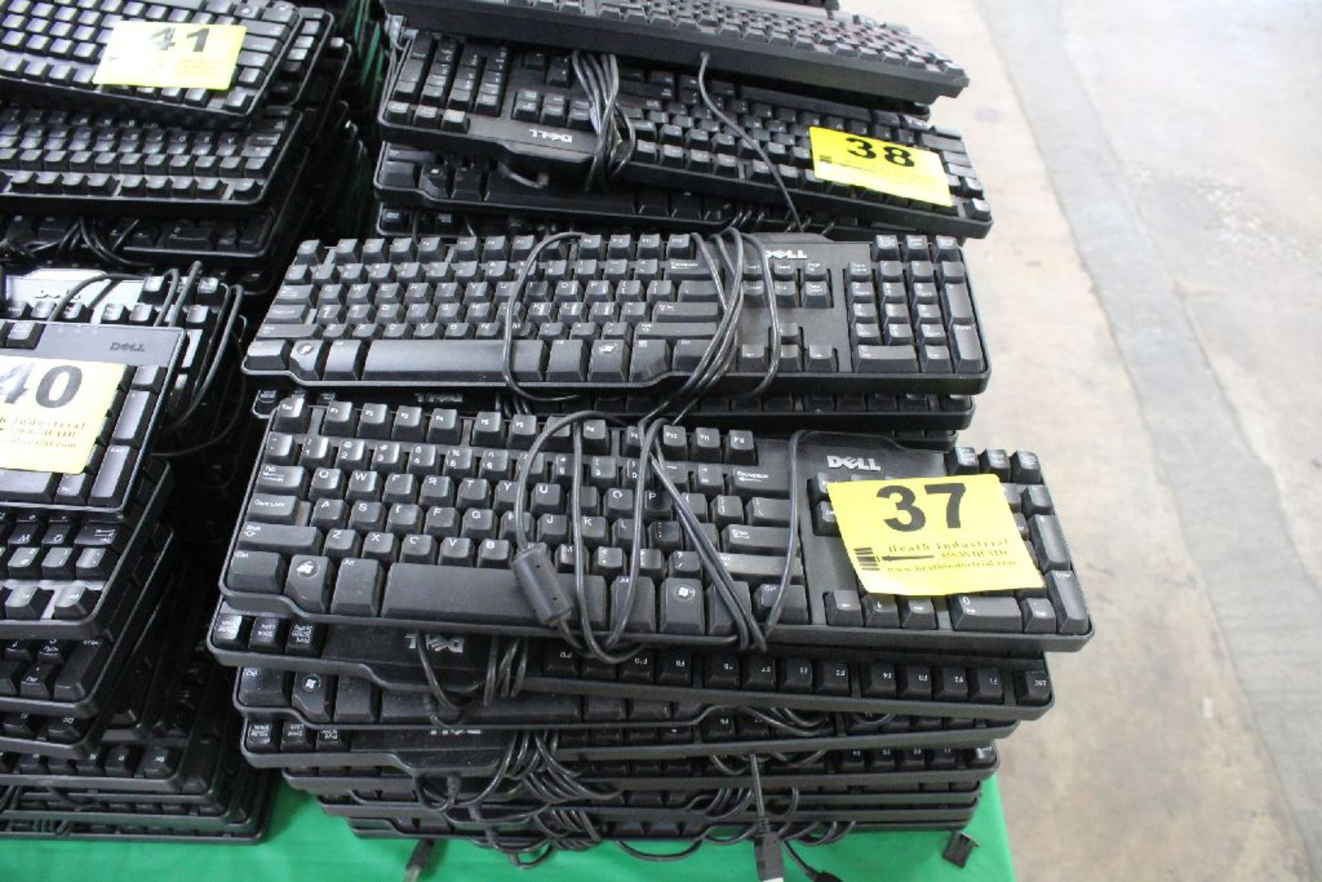 (20) DELL USB KEYBOARDS