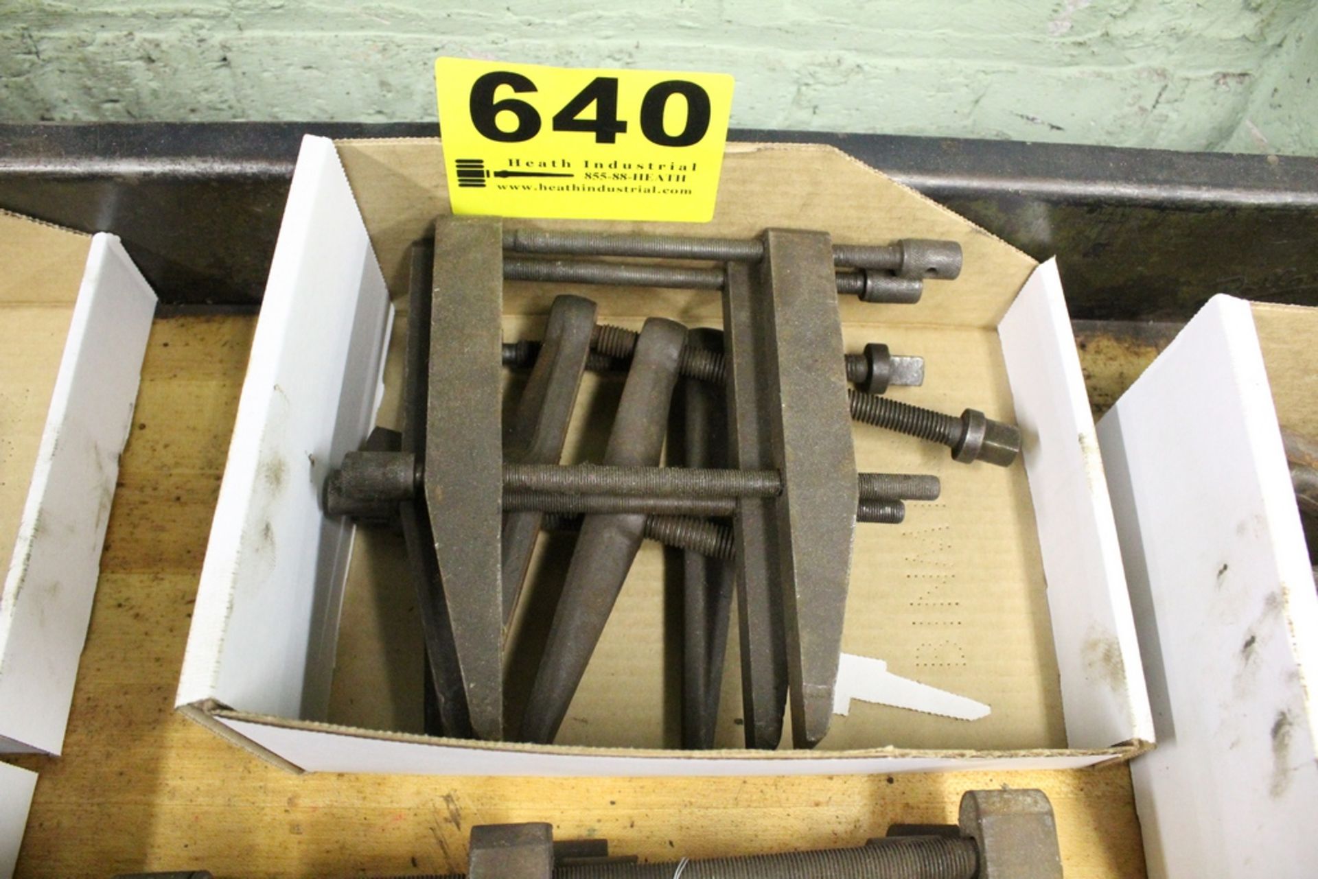 ASSORTED PRECISION CLAMPS IN BOX