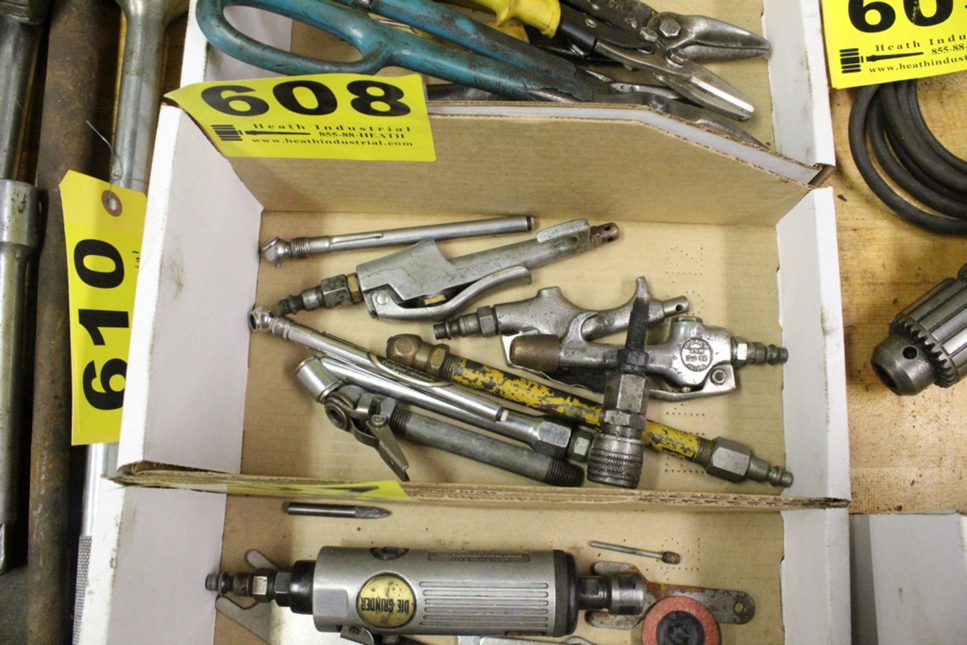 ASSORTED AIR TOOLS IN BOX