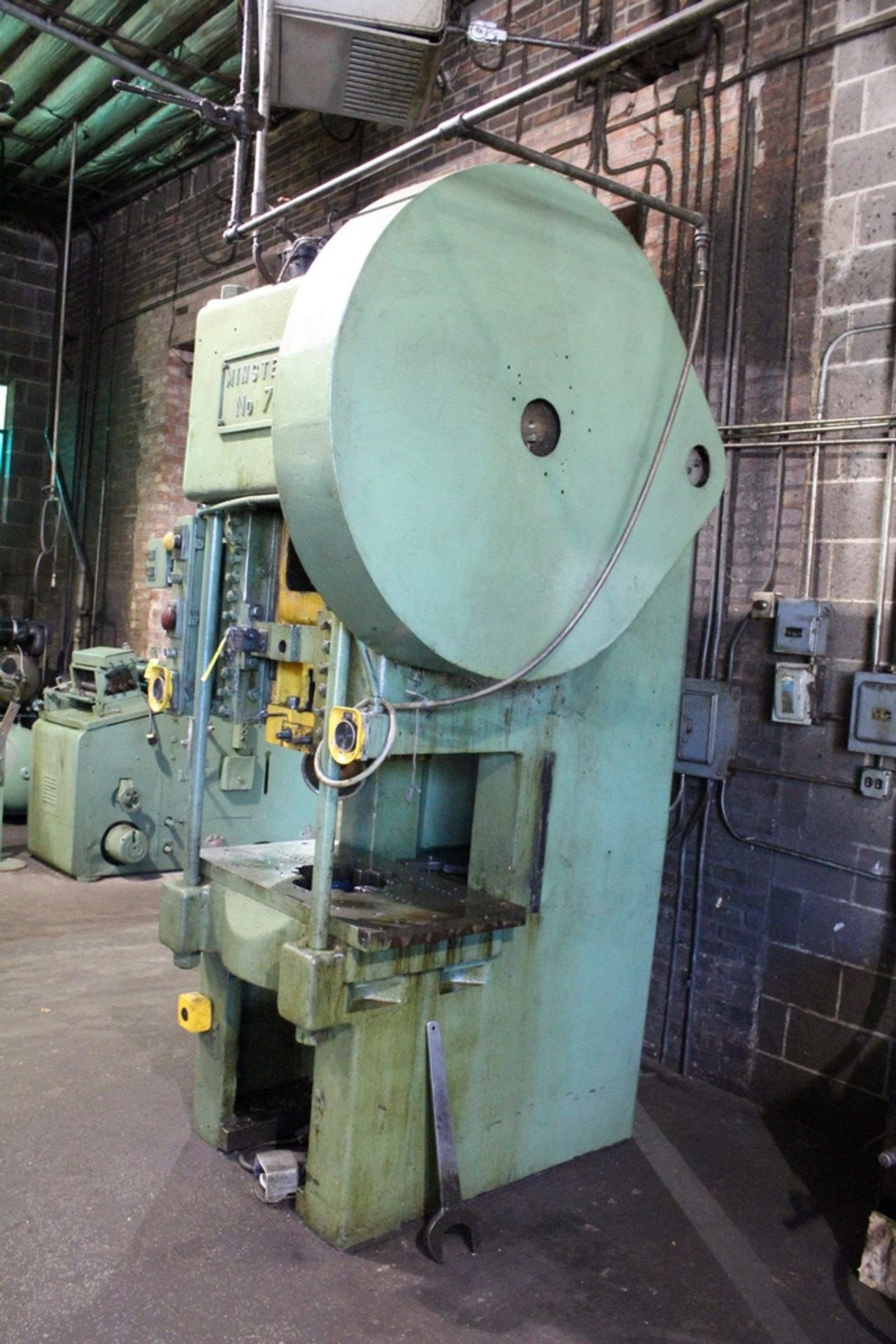 MINSTER 75 TON APPROX. NO. 70 GAP PRESS, S/N 7-4173, 6” STROKE, 22”X38”X2” BOLSTER, AIR CLUTCH, - Image 2 of 6