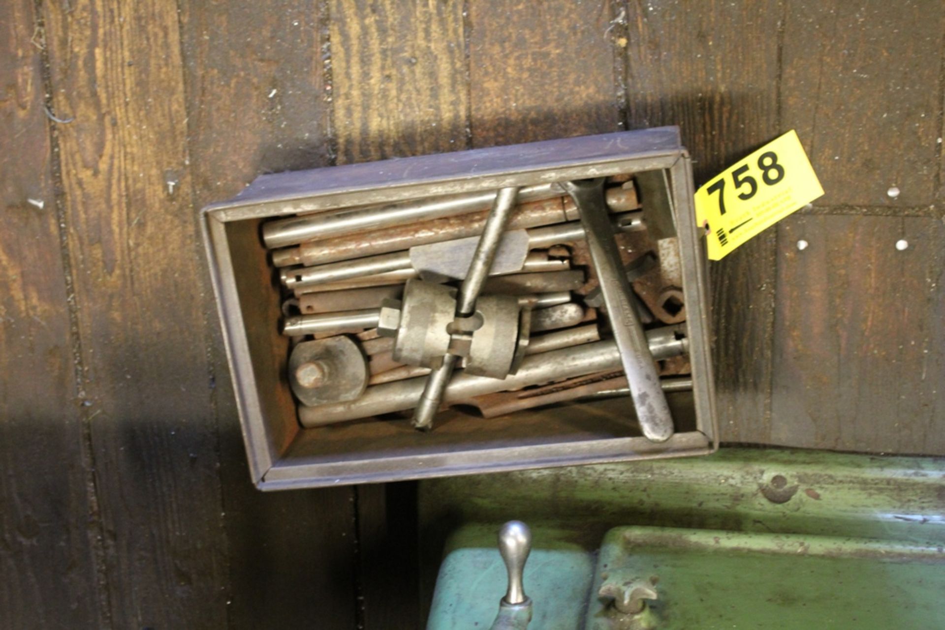 ASSORTED LATHE TOOLING IN BOX
