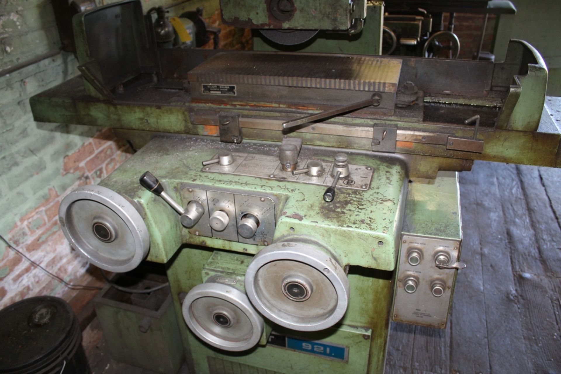 ELLIOTT 8”X20” MODEL 921 HYDRAULIC SURFACE GRINDER, S/N 109907-1530, WITH PERMANENT MAGNETIC CHUCK - Image 3 of 5