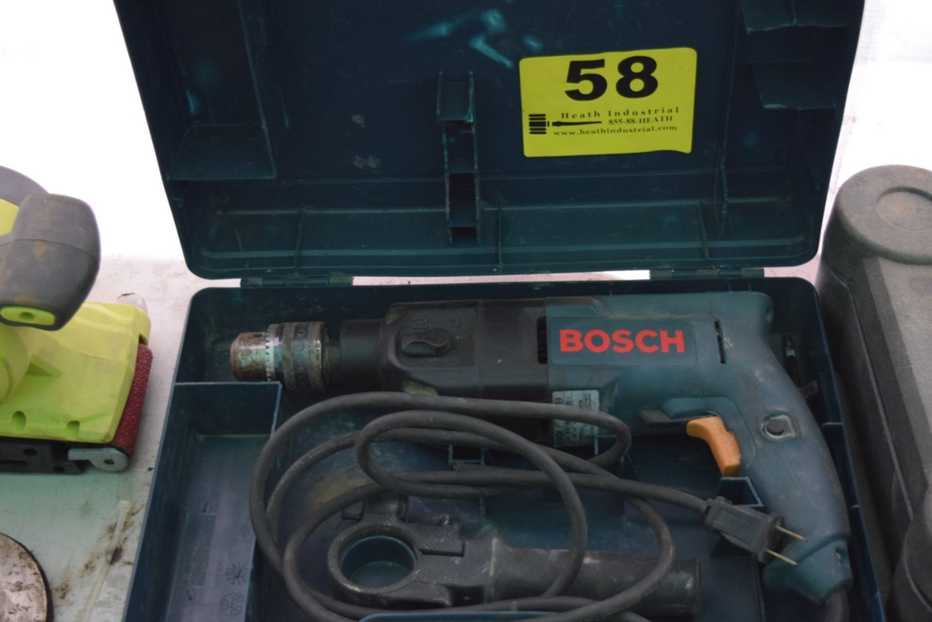 BOSCH ELECTRIC DRILL IN CASE