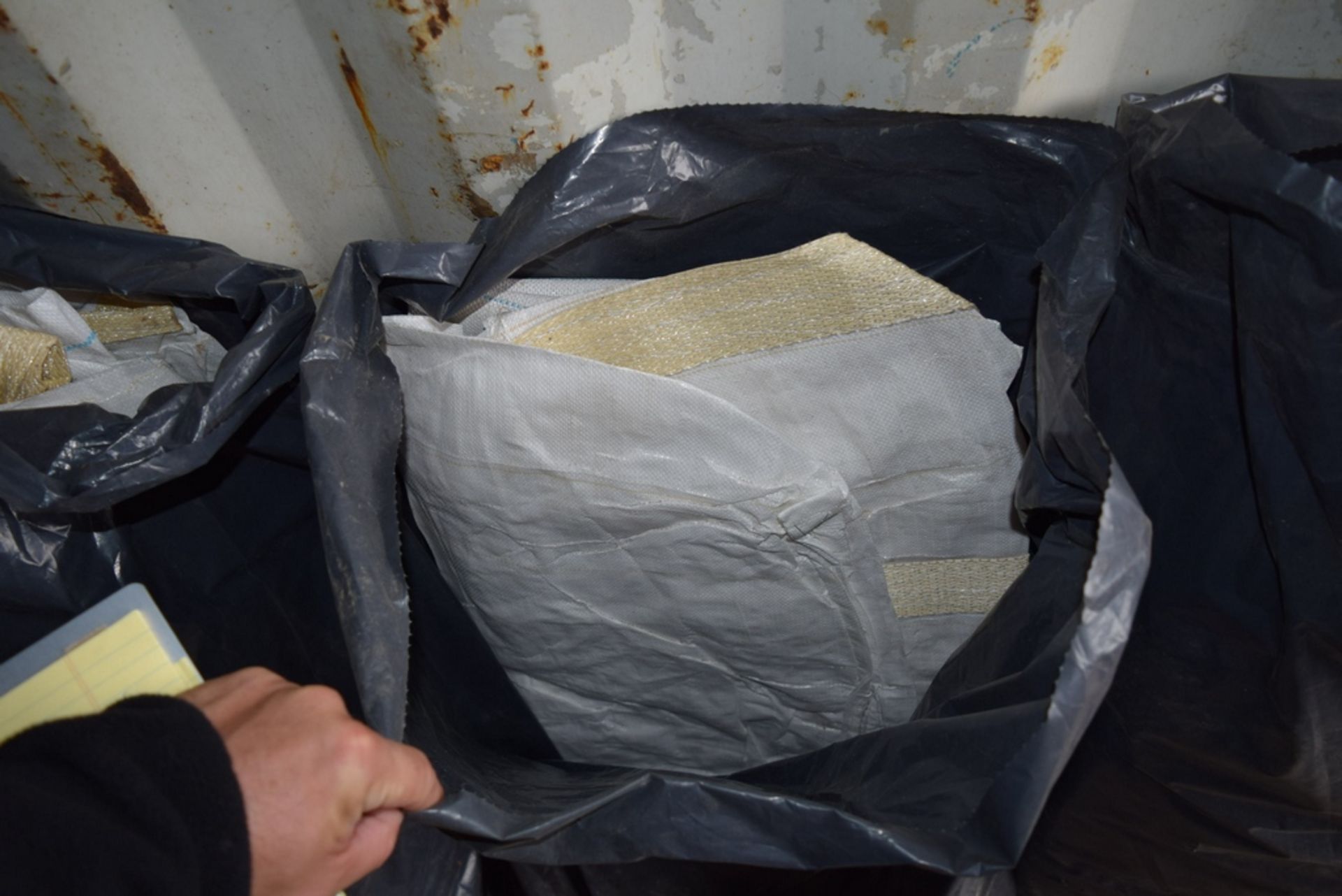 POLY MESH FORKLIFTABLE MATERIAL BAGS - Image 2 of 2