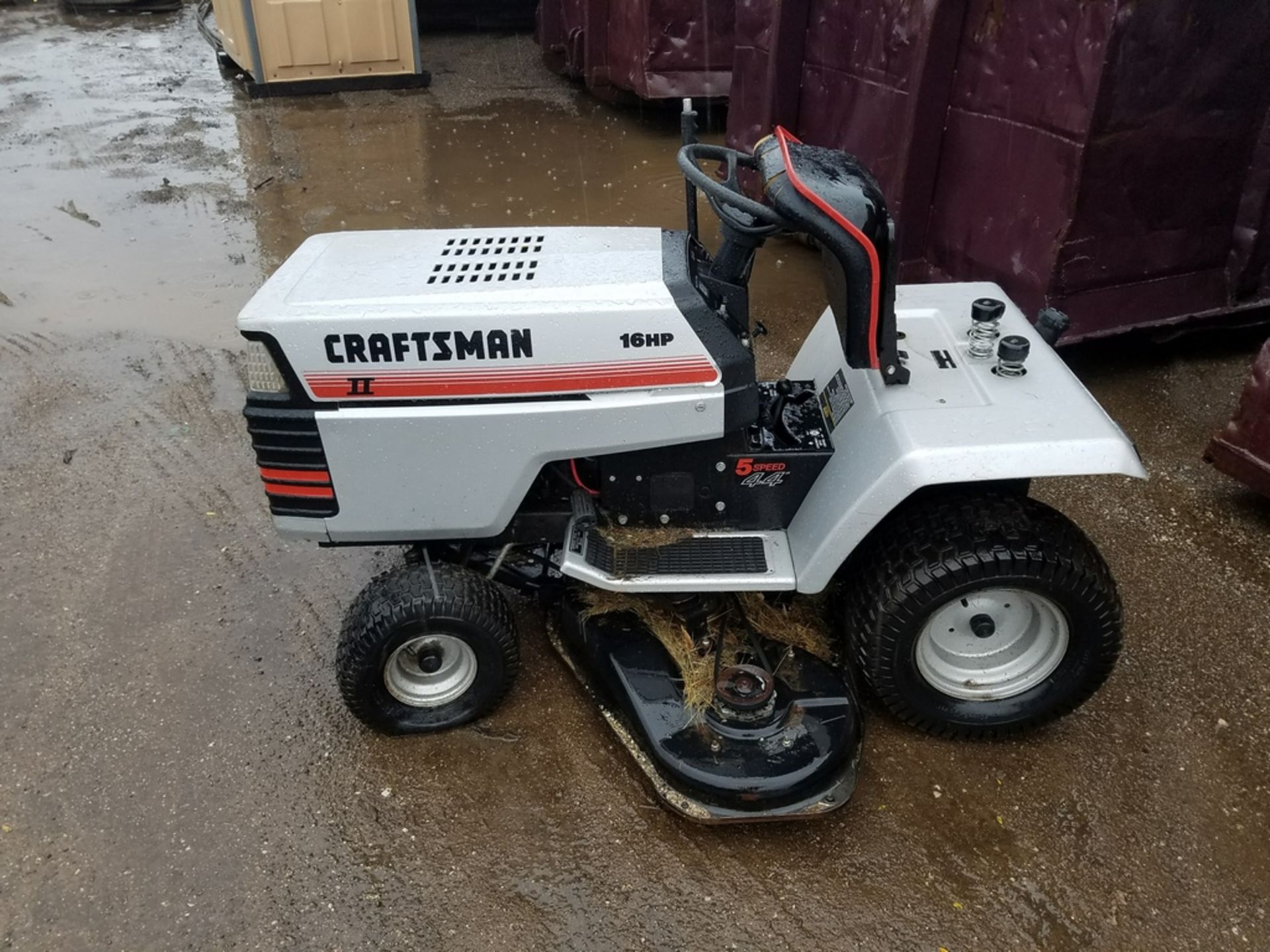 CRAFTSMAN II RIDING LAWN TRACTOR 16HP 5 SPEED 44" DECK