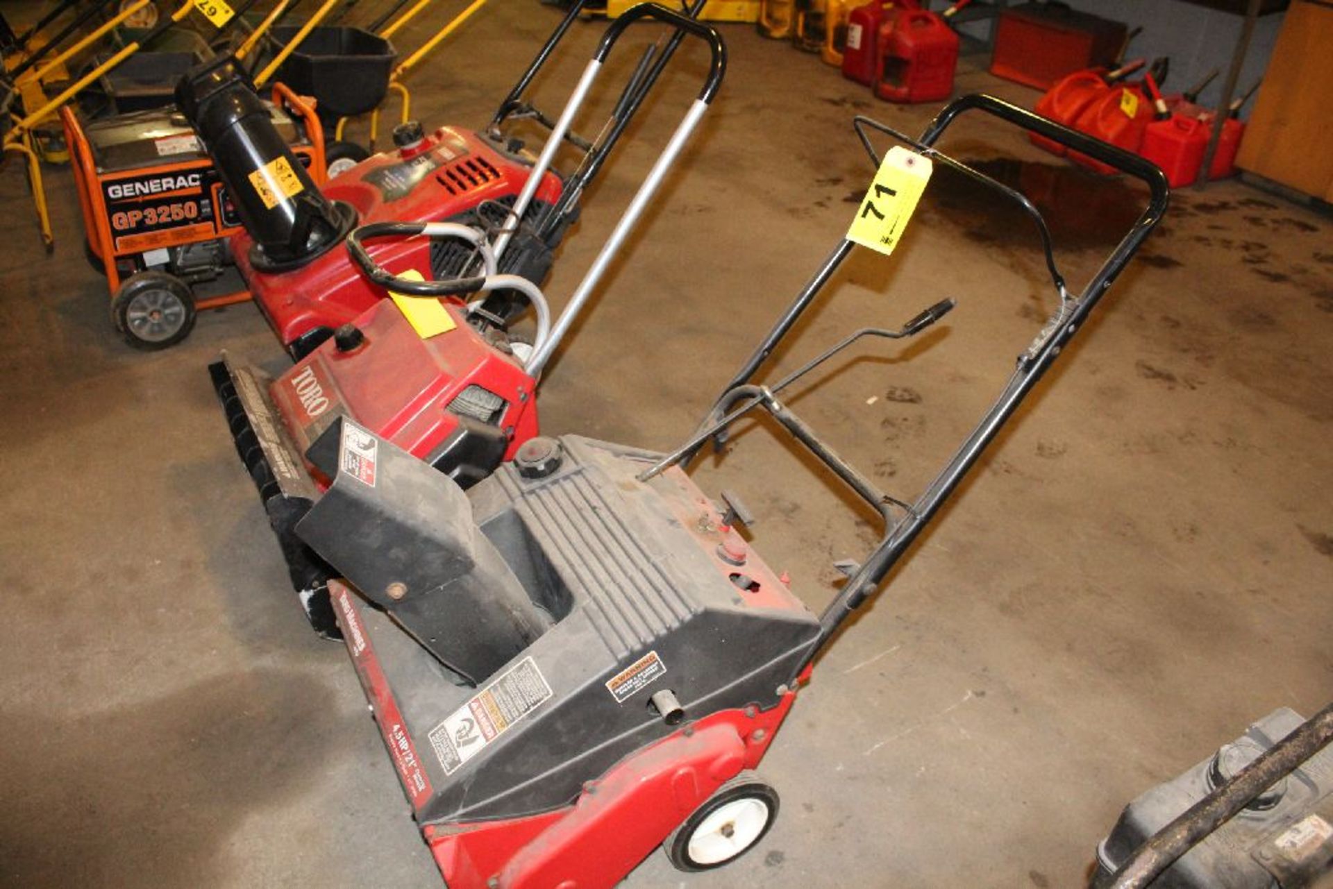 YARD MACHINE 21" SNOW THROWER, 4.5 HP, WITH ELECTRIC START