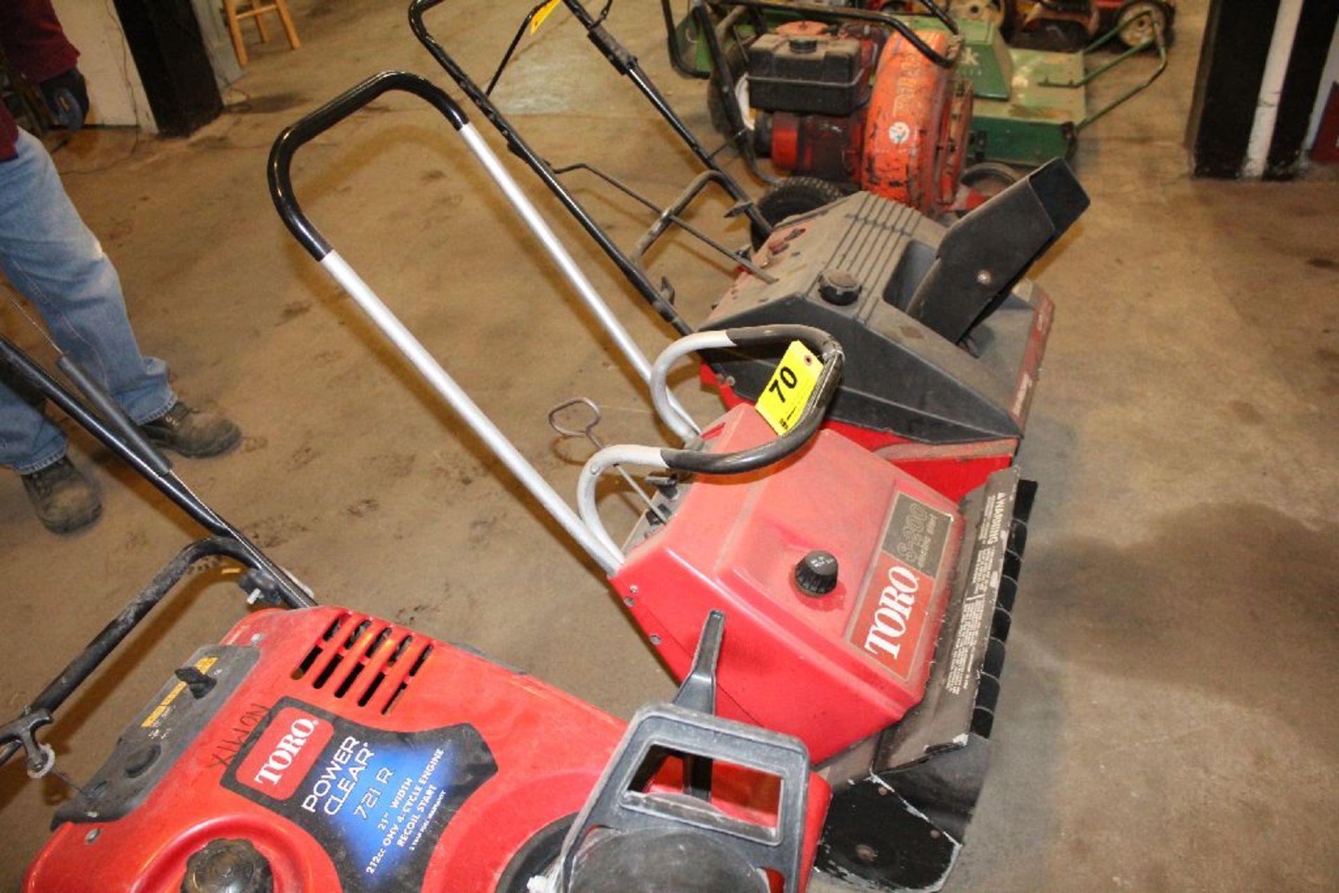 TORO MODEL S-200 20" SNOW THROWER WITH ELECTRIC START