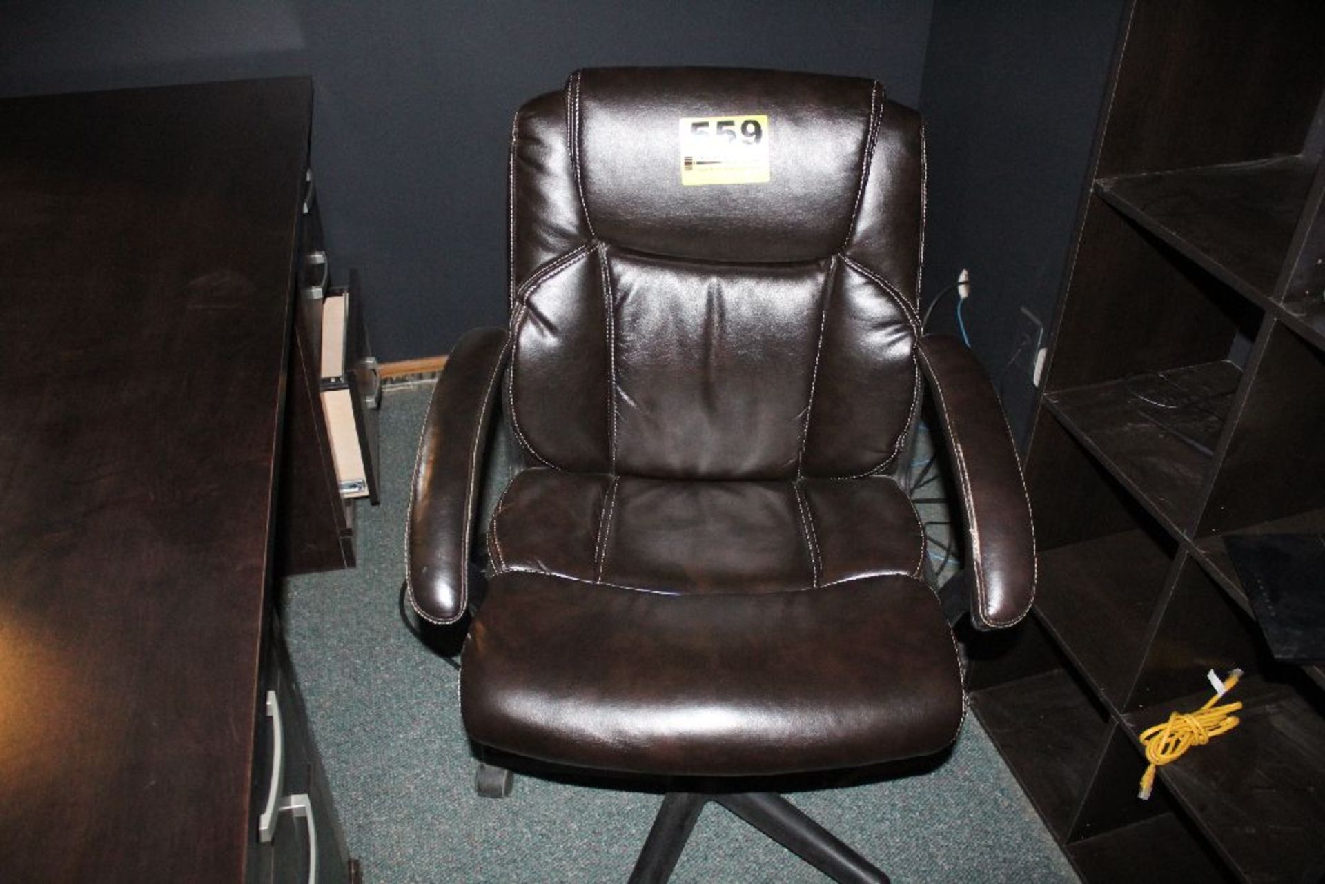 LEATHER EXECUTIVE ARMCHAIR WITH CASTERS