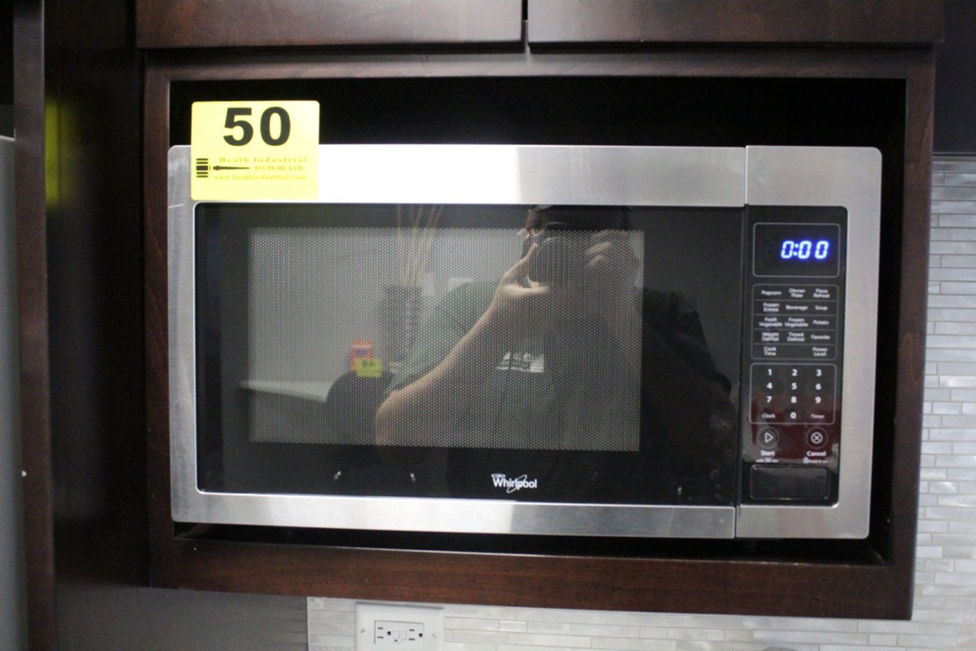 WHIRLPOOL STAINLESS MICROWAVE OVEN, MODEL WMC30516AS