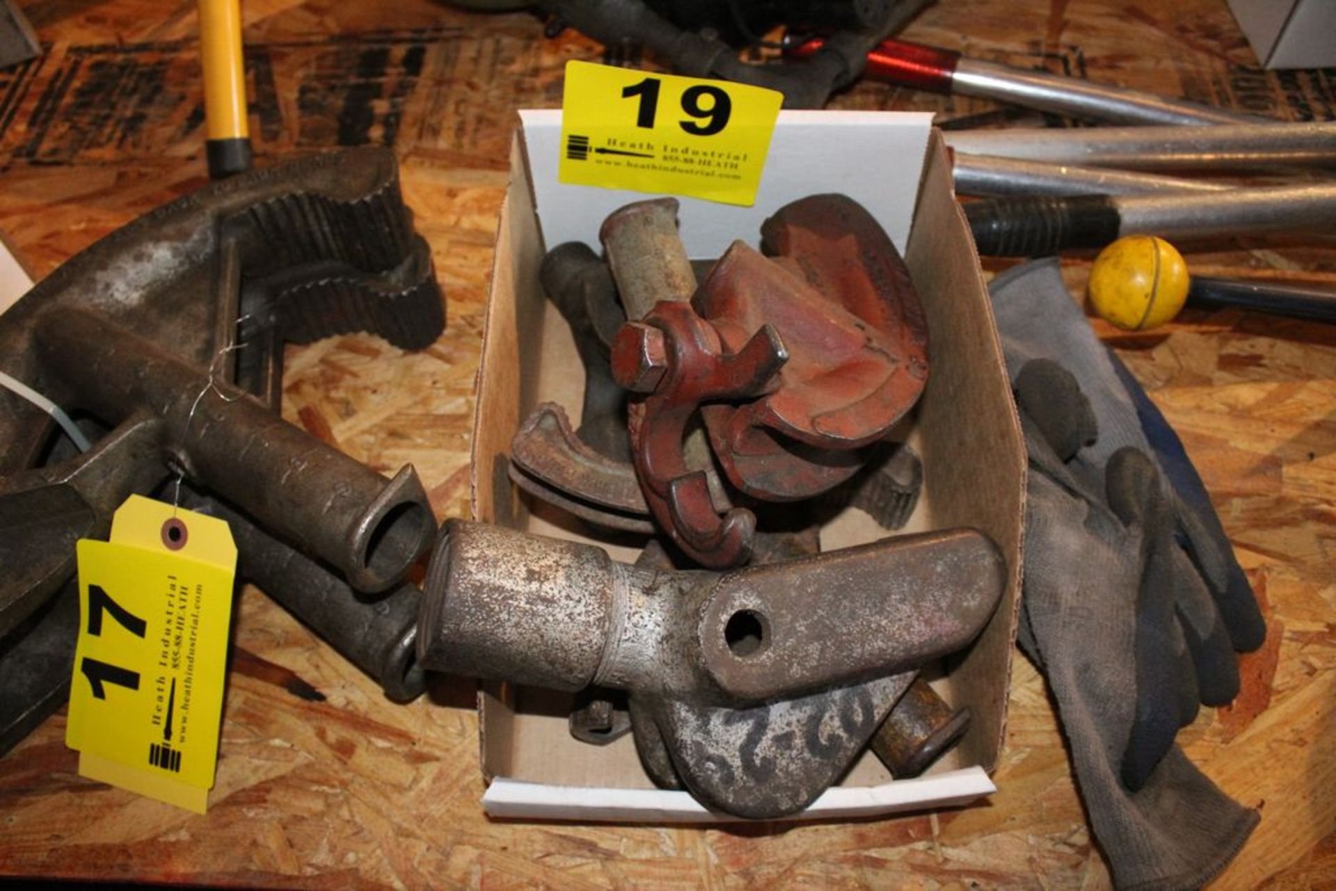 ASSORTED PIPE BENDER HEADS IN BOX