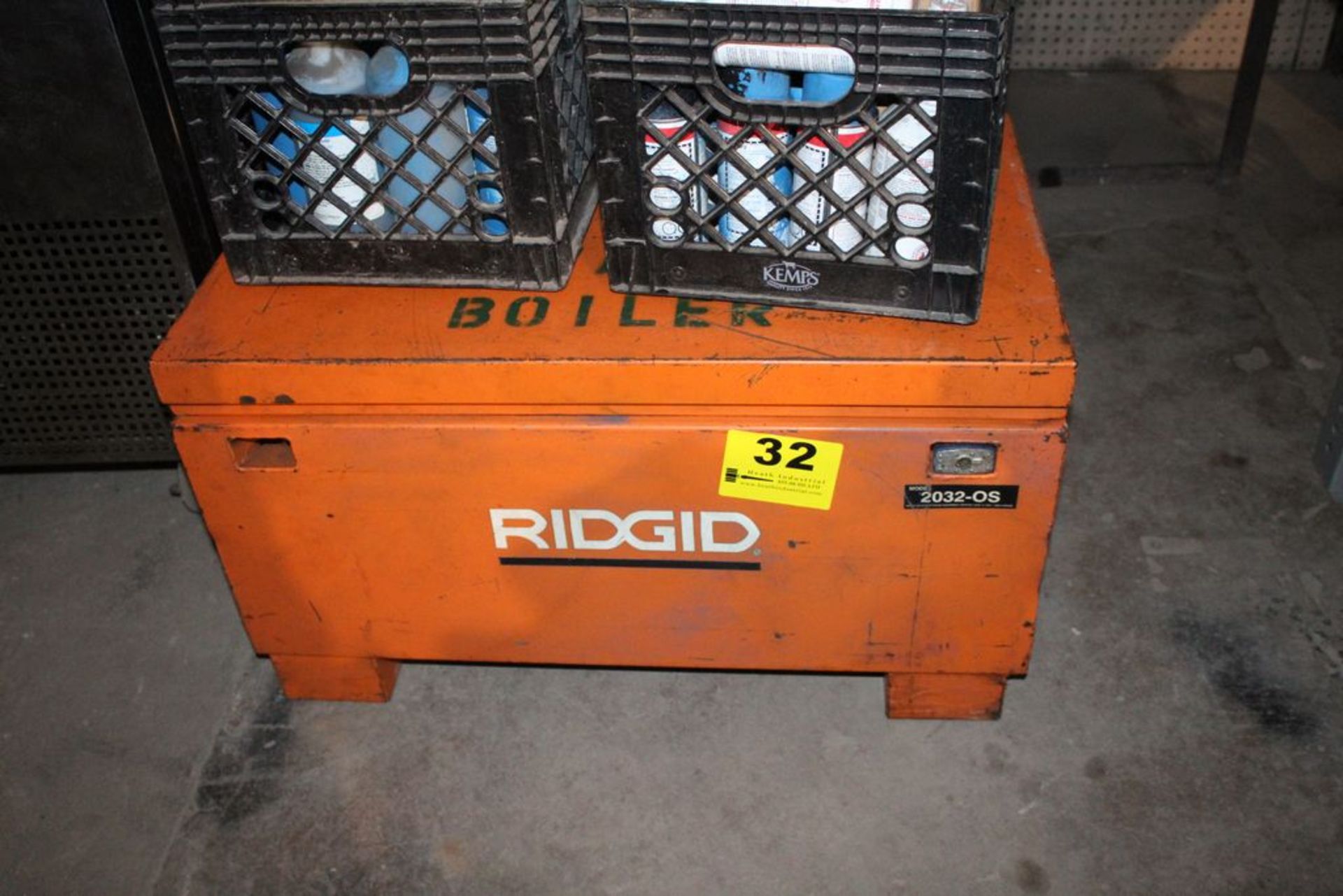 RIDGID MODEL 2032-OS ON SITE STORAGE BOX / JOB BOX - 18" X 32" X 19"