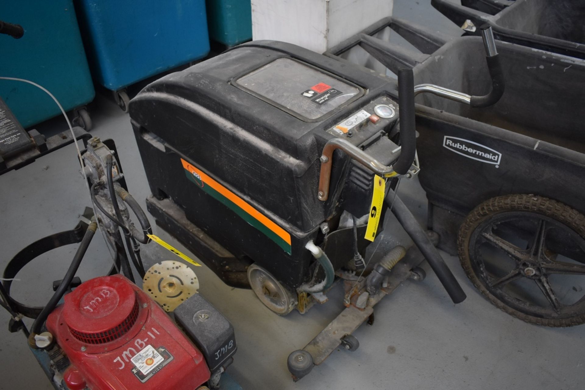 NSS WRANGLER 2008AGB 24V FLOOR SCRUBBER S/N: 132070B46271407