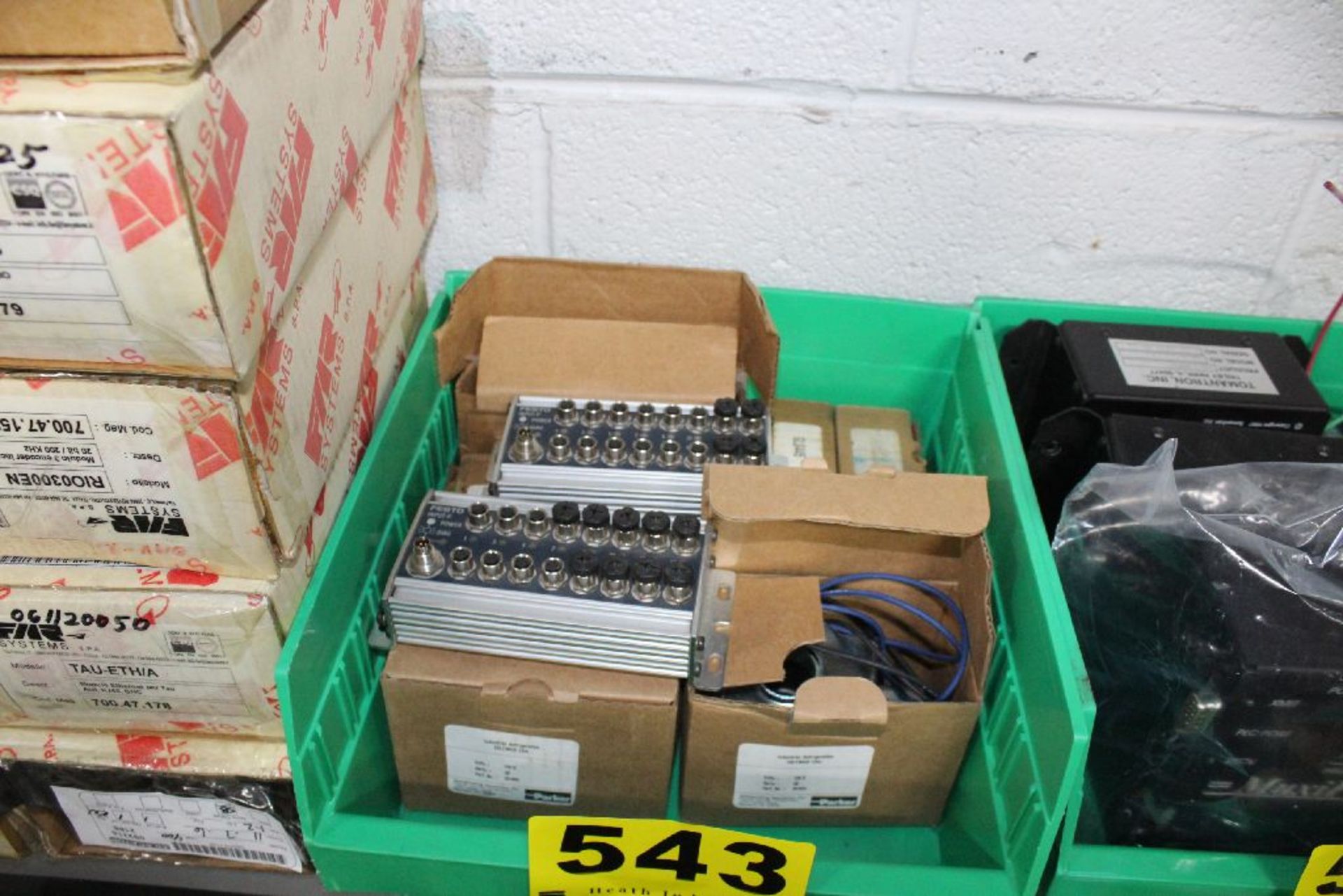 WIRE AND CONTROL HARNESSES IN BOX